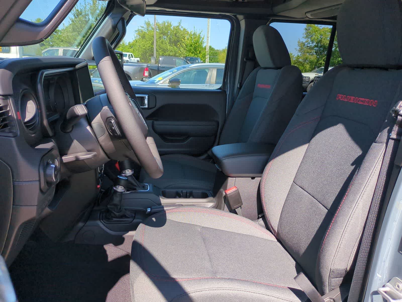 Thumbnail: 2025 Jeep Wrangler - 16