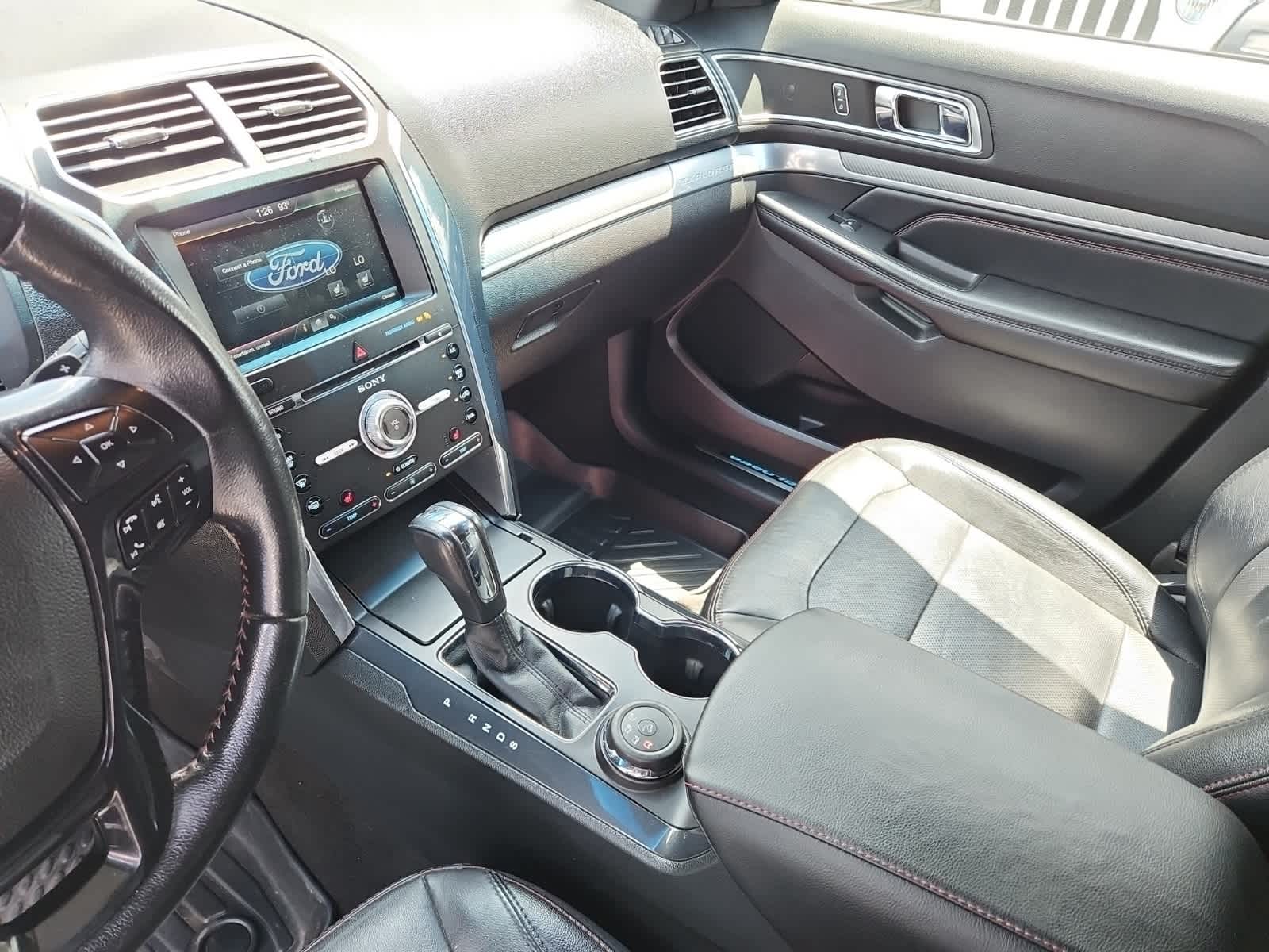 Thumbnail: 2016 Ford Explorer - 10