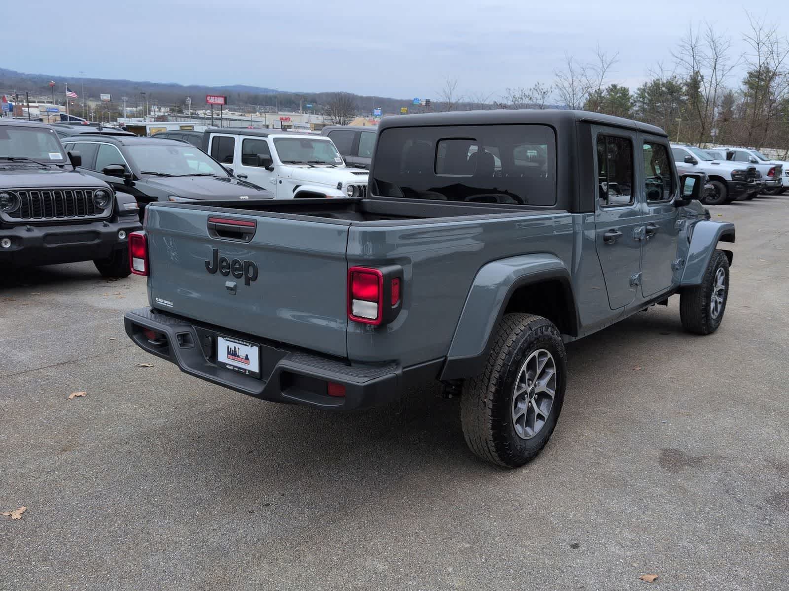 Thumbnail: 2026 Jeep Gladiator - 8