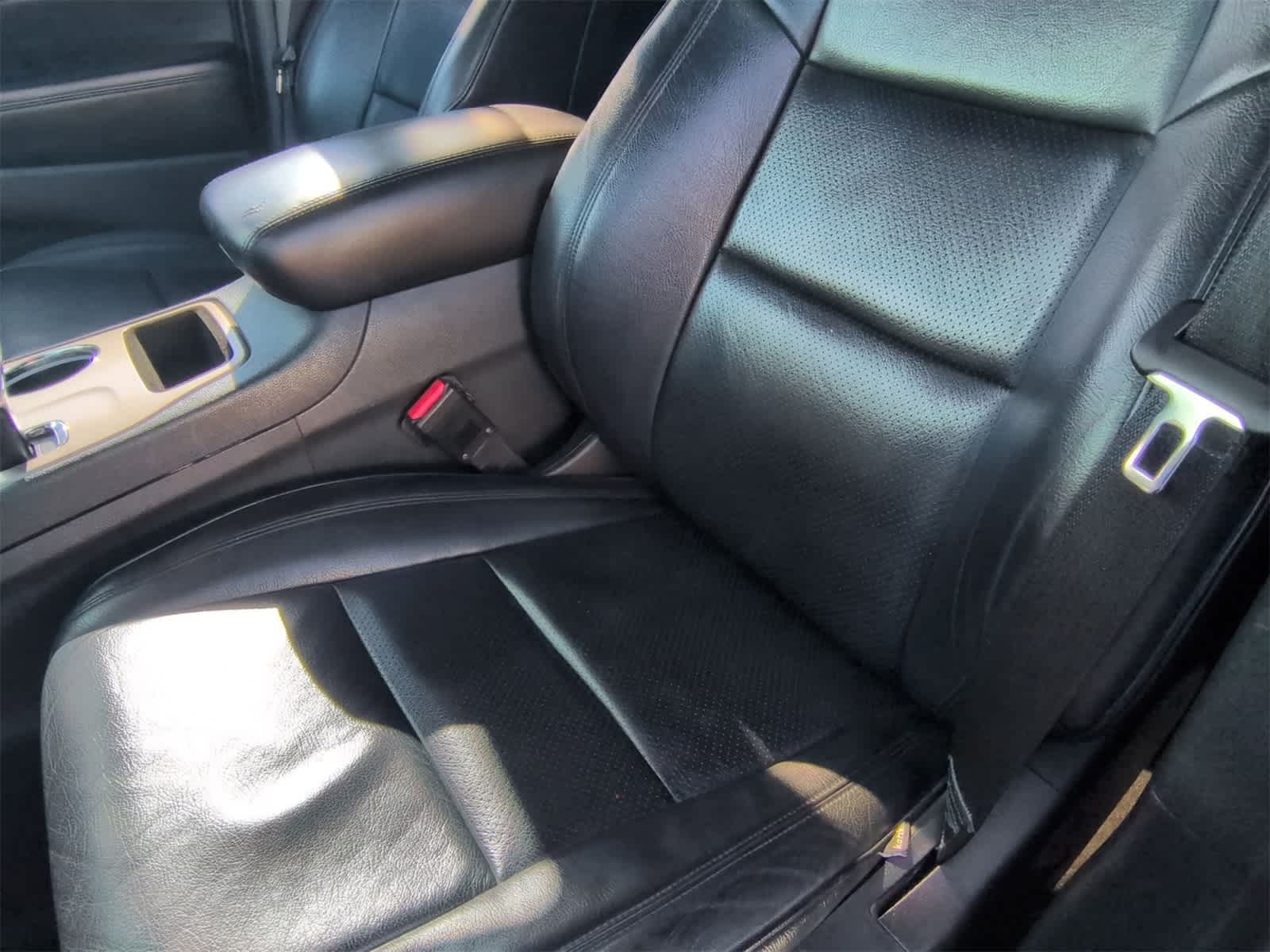 Thumbnail: 2015 Jeep Grand Cherokee - 16