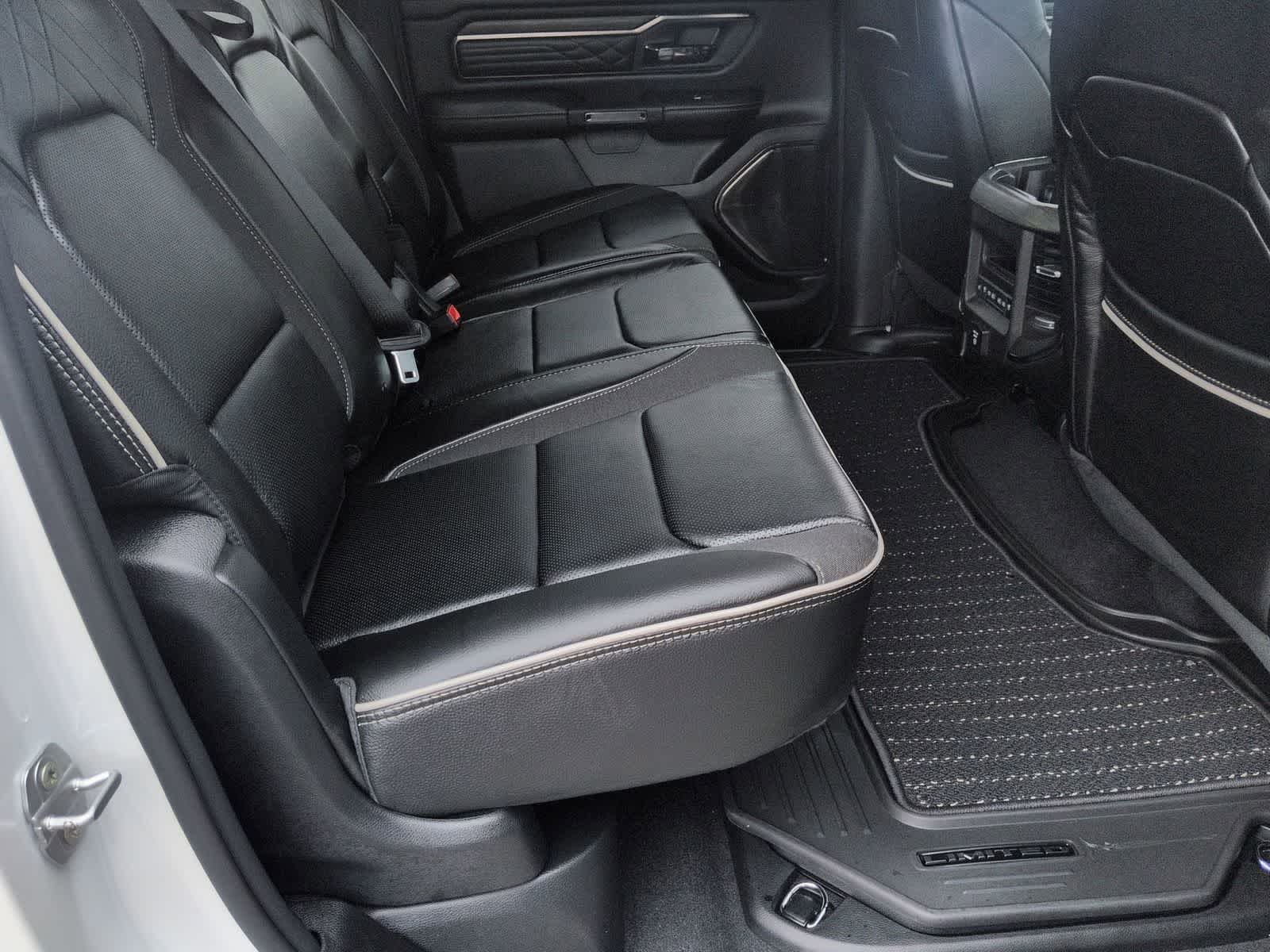 Thumbnail: 2026 RAM 1500 - 17