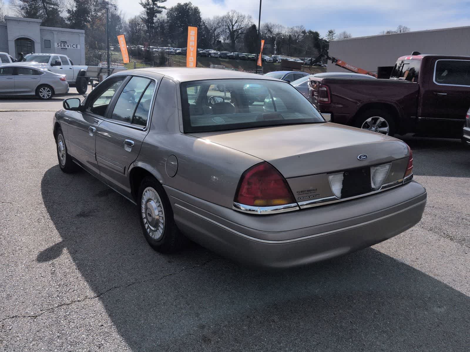 Thumbnail: 2001 Ford Crown Victoria - 6