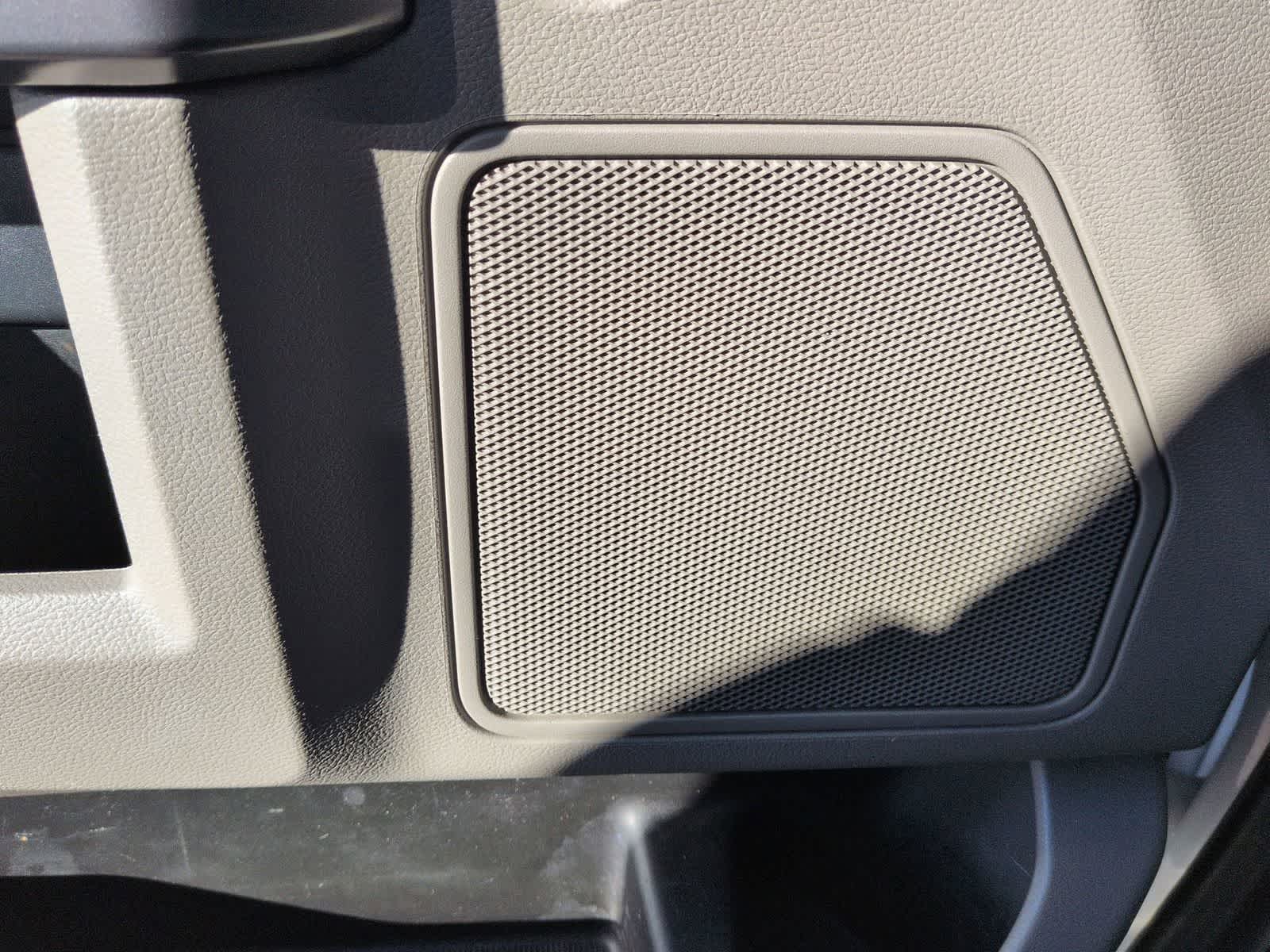 Thumbnail: 2022 Ford Econoline - 28