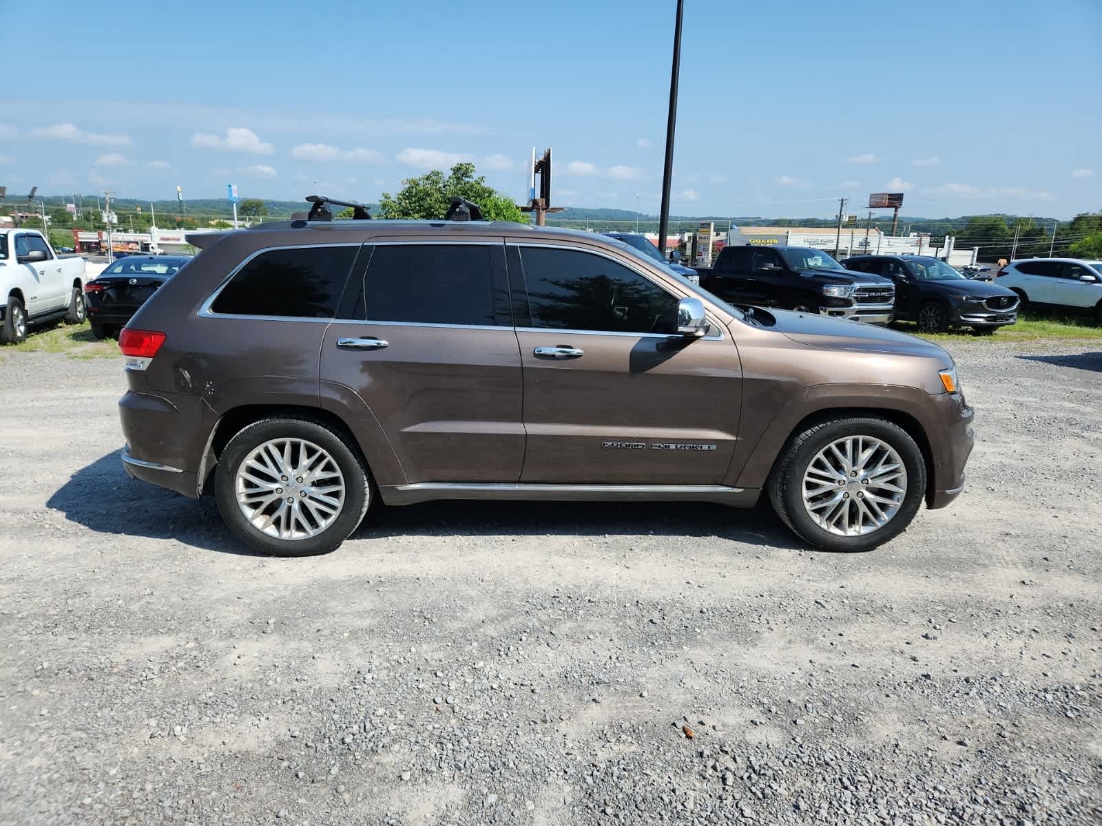 Thumbnail: 2017 Jeep Grand Cherokee - 6