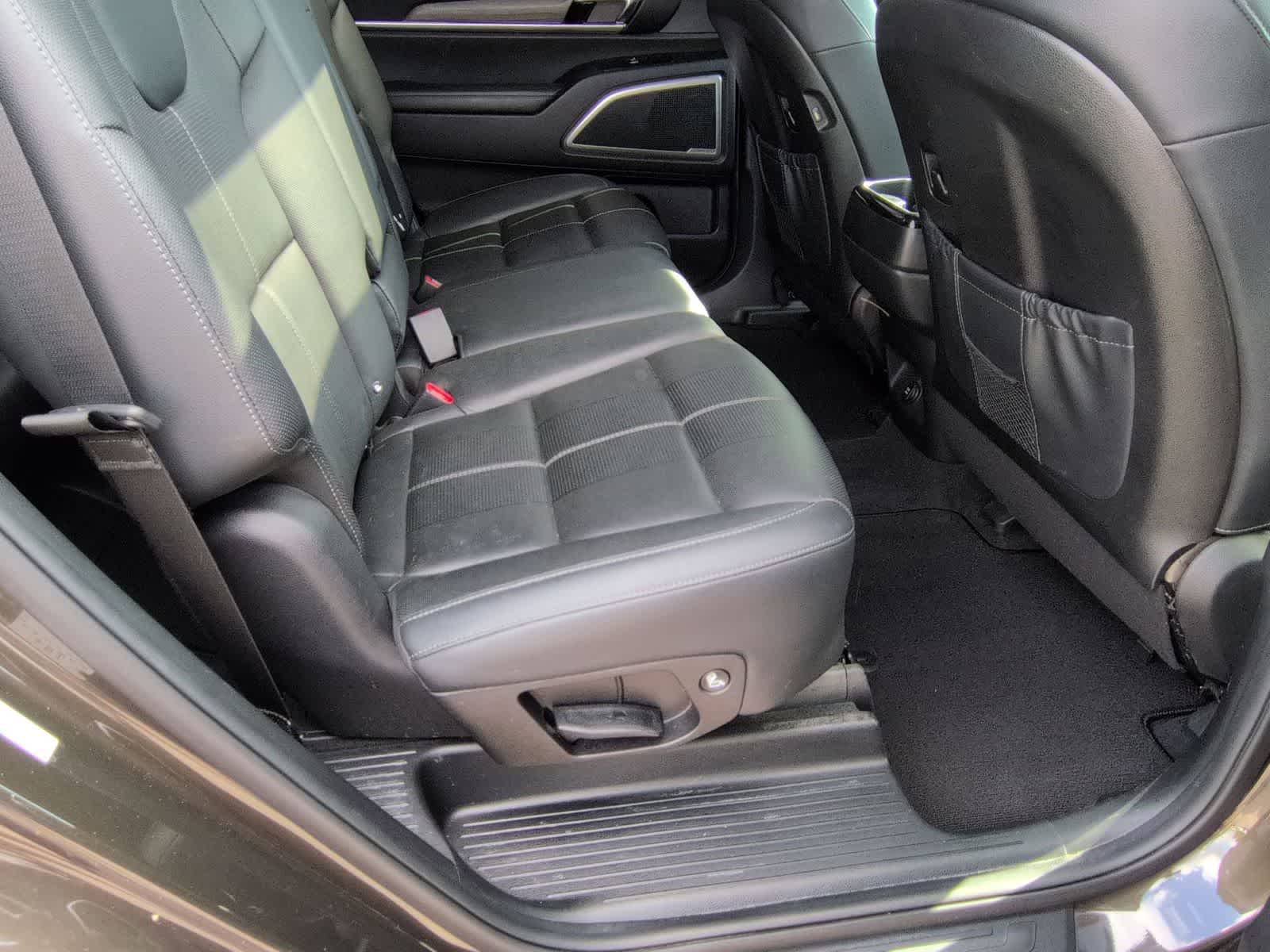 Thumbnail: 2022 Kia Telluride - 21