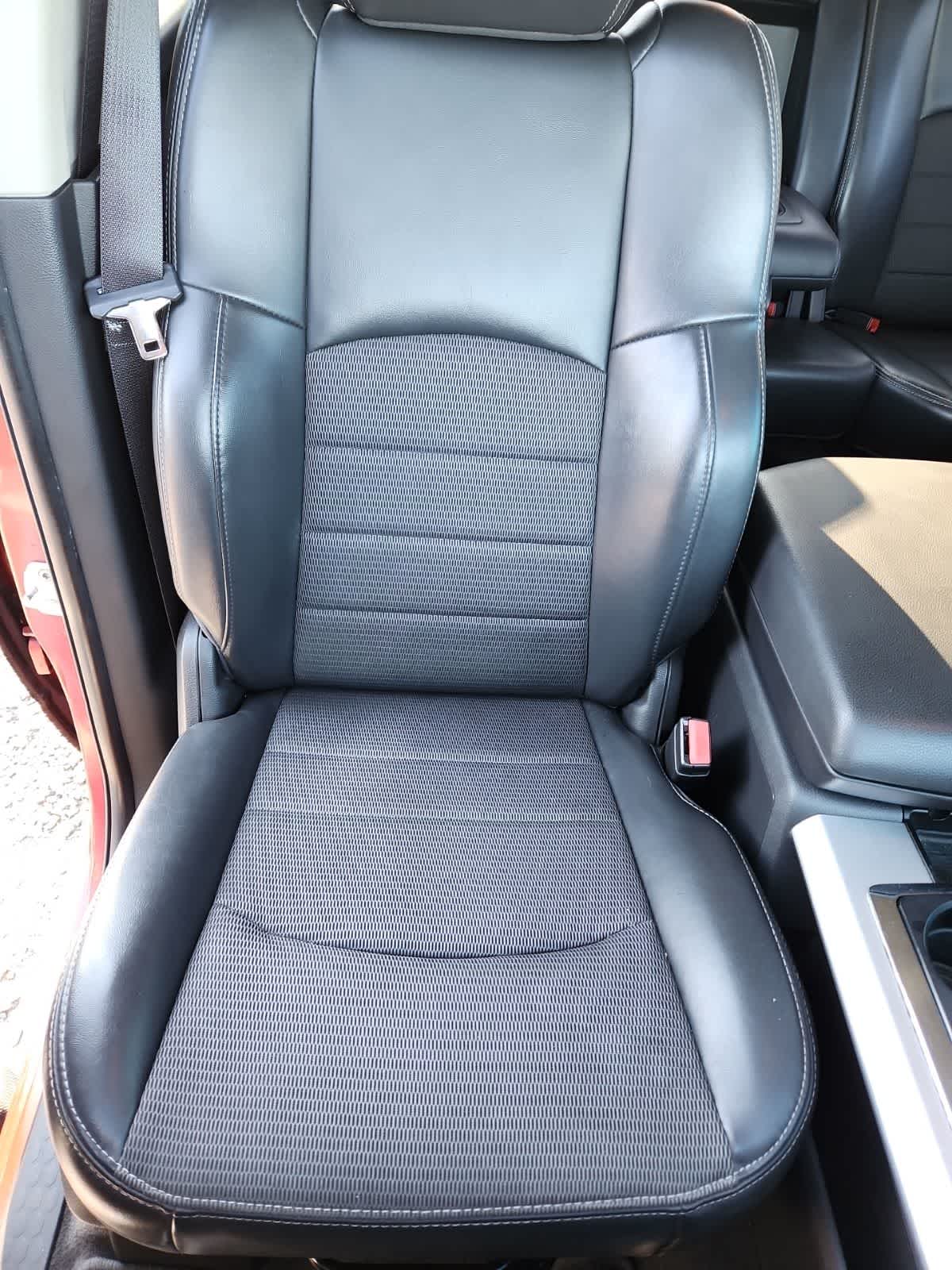 Thumbnail: 2010 Dodge Ram 1500 - 18