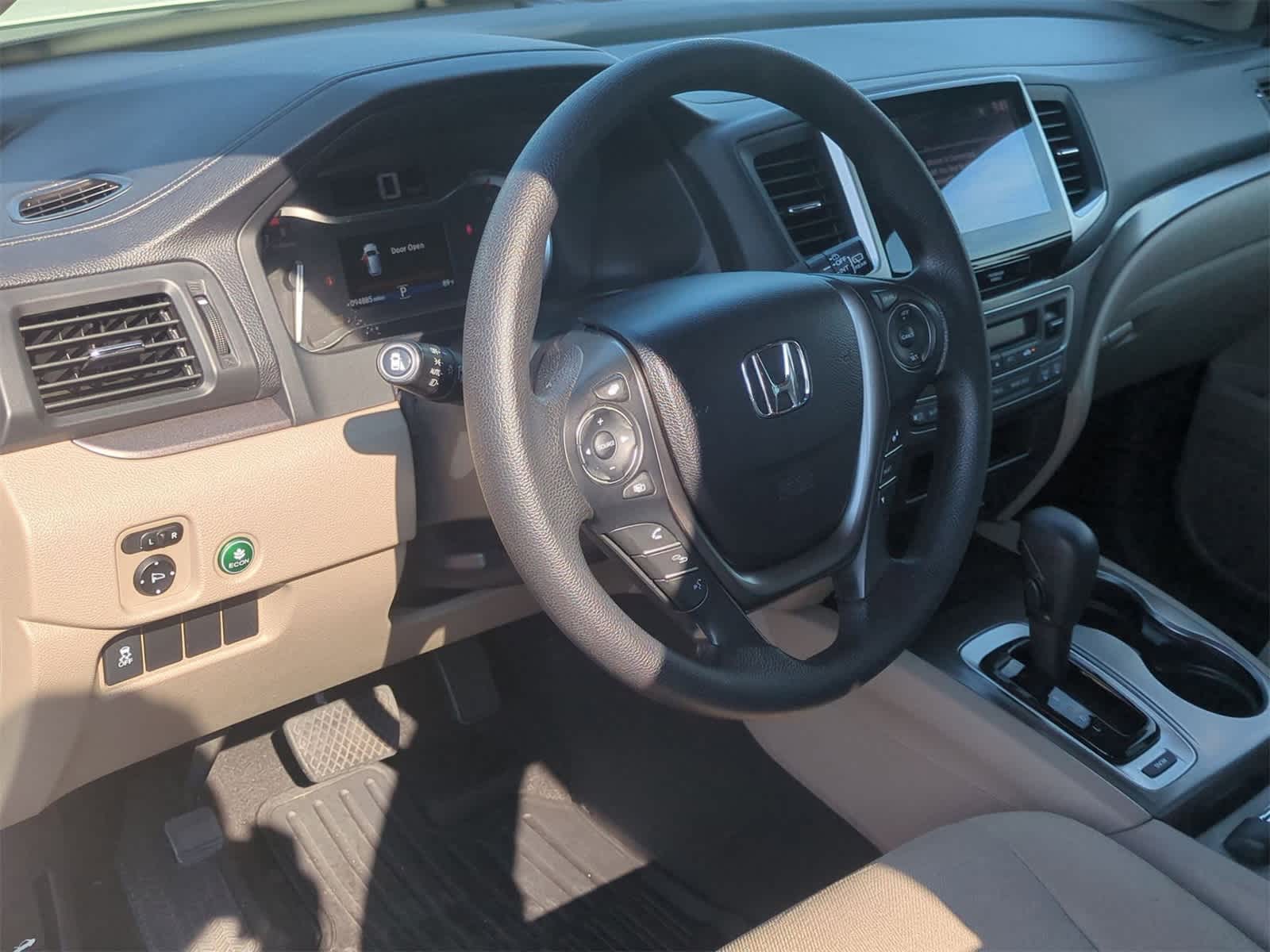 Thumbnail: 2018 Honda Pilot - 10