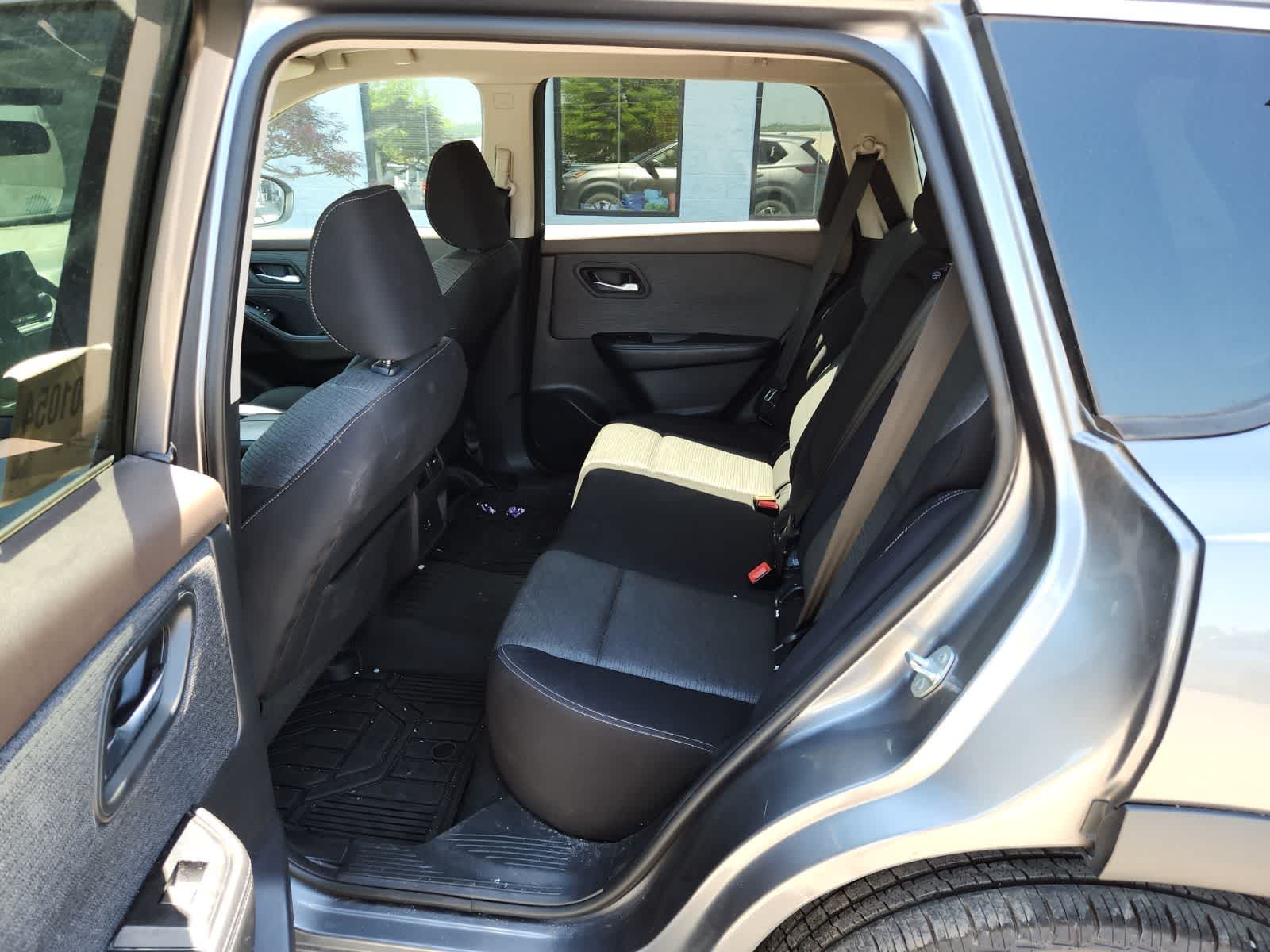 Thumbnail: 2021 Nissan Rogue - 26