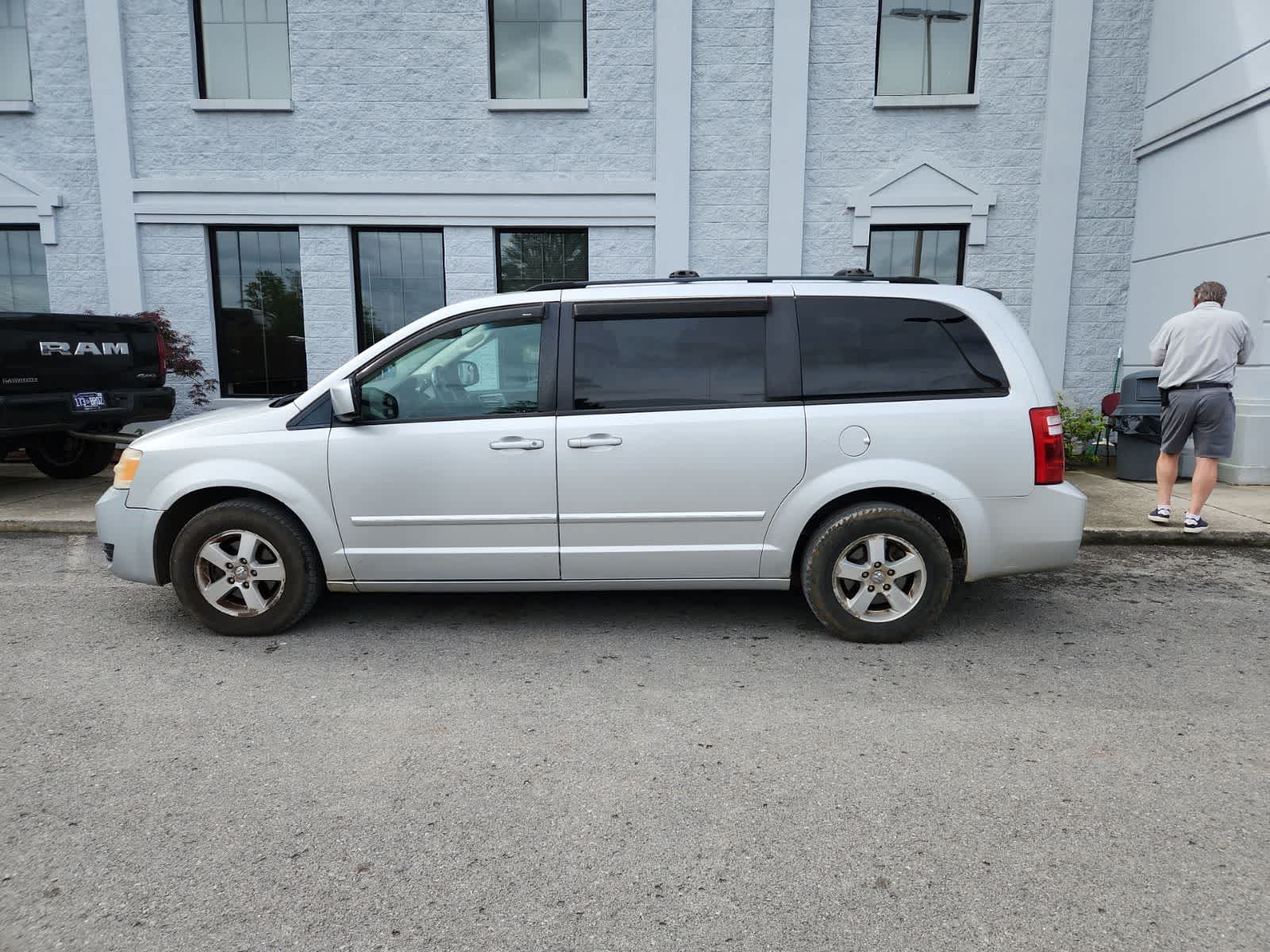 Thumbnail: 2009 Dodge Grand Caravan - 2
