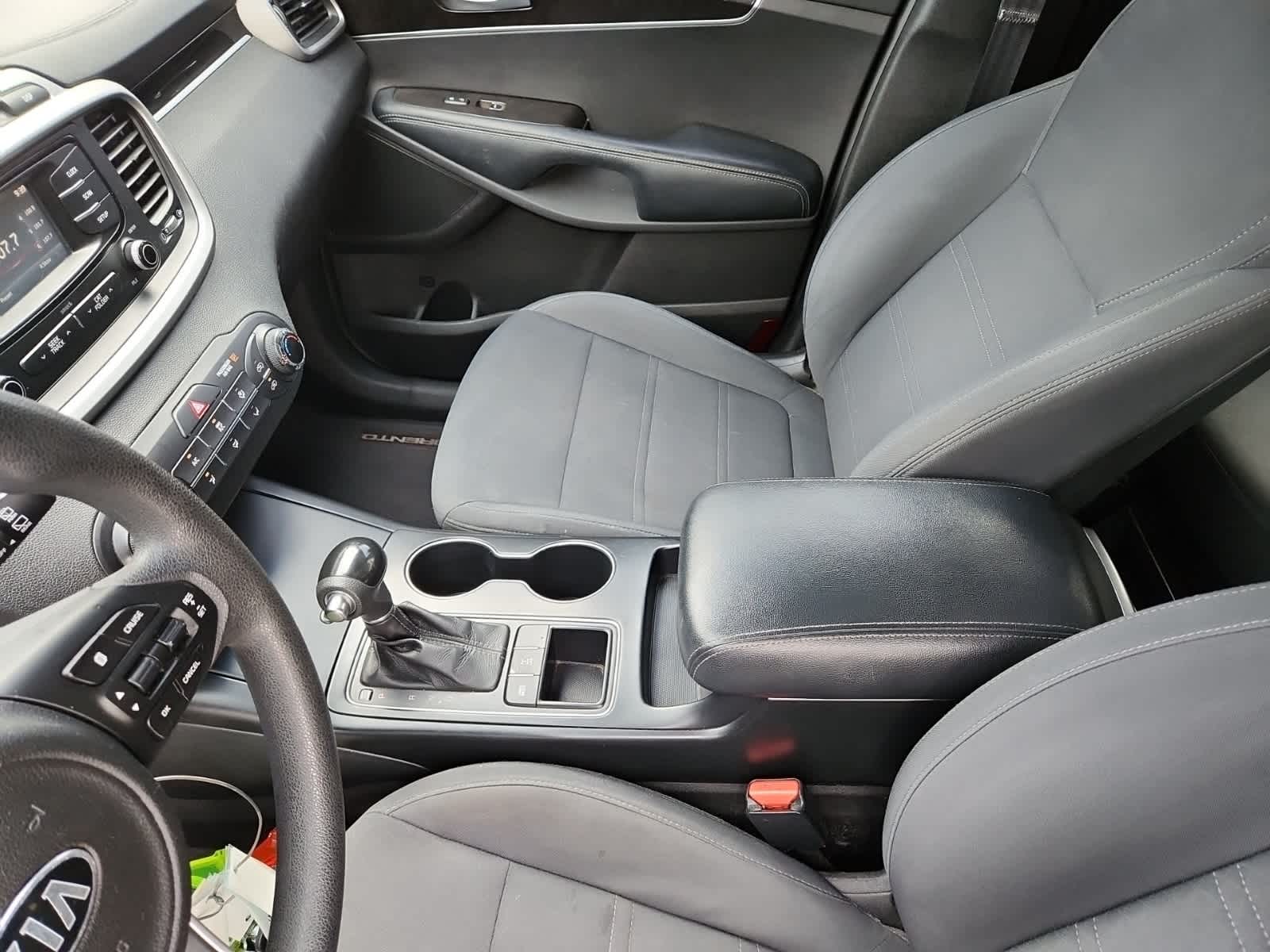 Thumbnail: 2017 Kia Sorento - 11