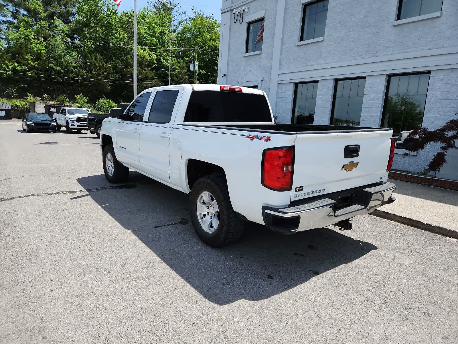 Thumbnail: 2015 Chevrolet Silverado 1500 - 3