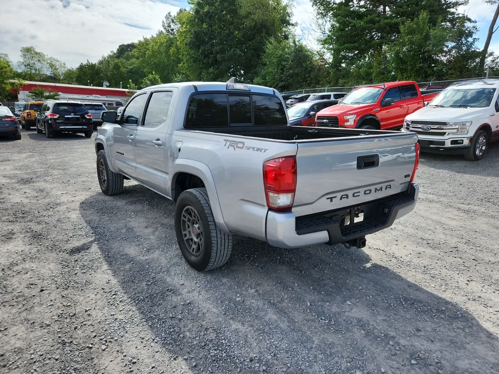 Thumbnail: 2016 Toyota Tacoma - 3