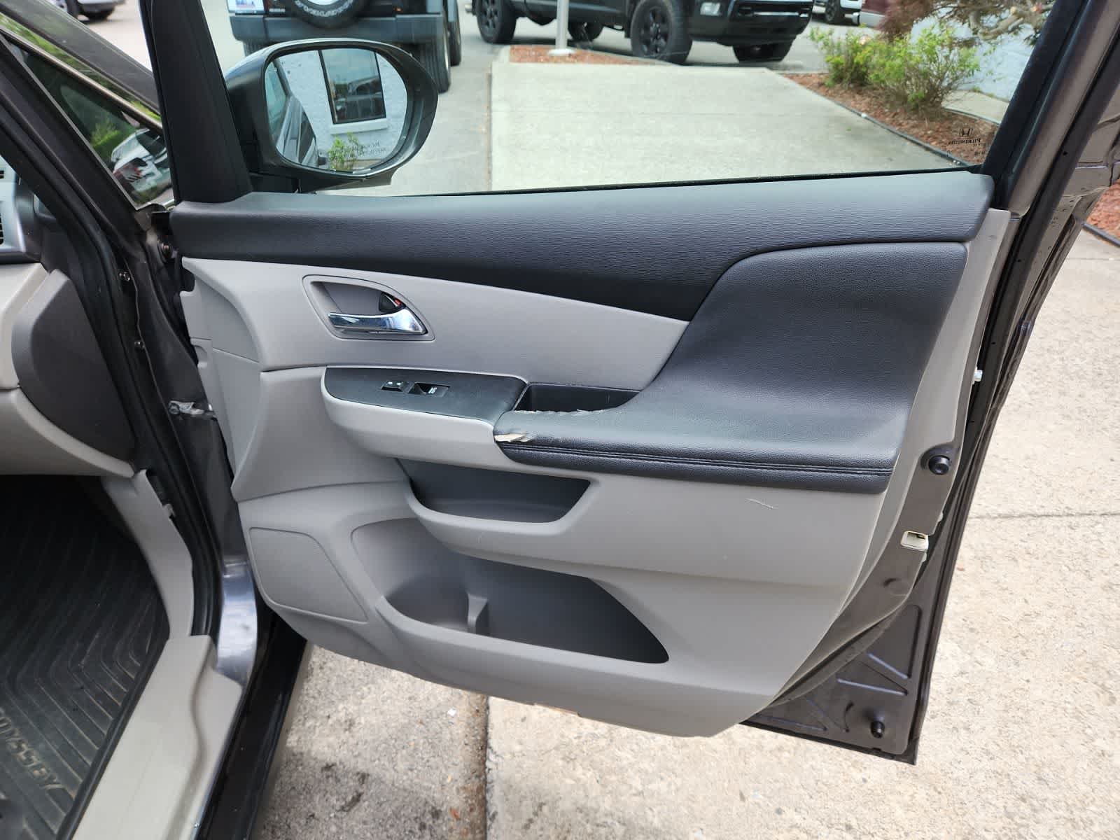 Thumbnail: 2014 Honda Odyssey - 18