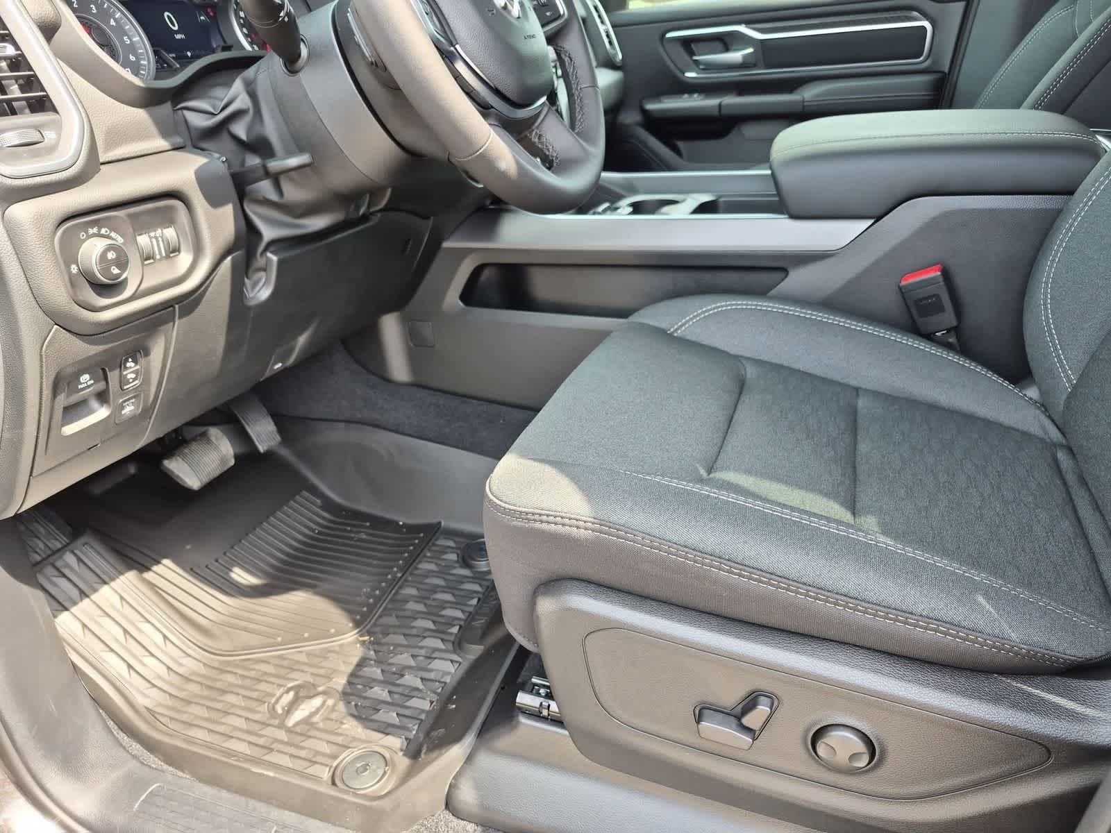 Thumbnail: 2026 RAM 1500 - 10