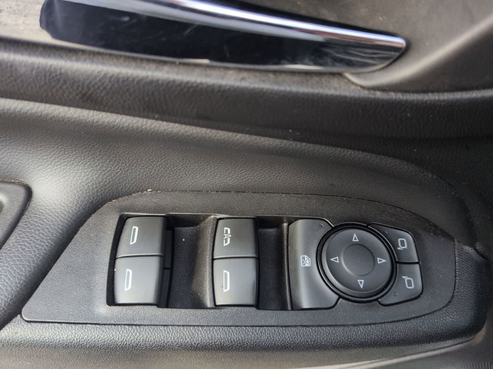 Thumbnail: 2018 Chevrolet Equinox - 16