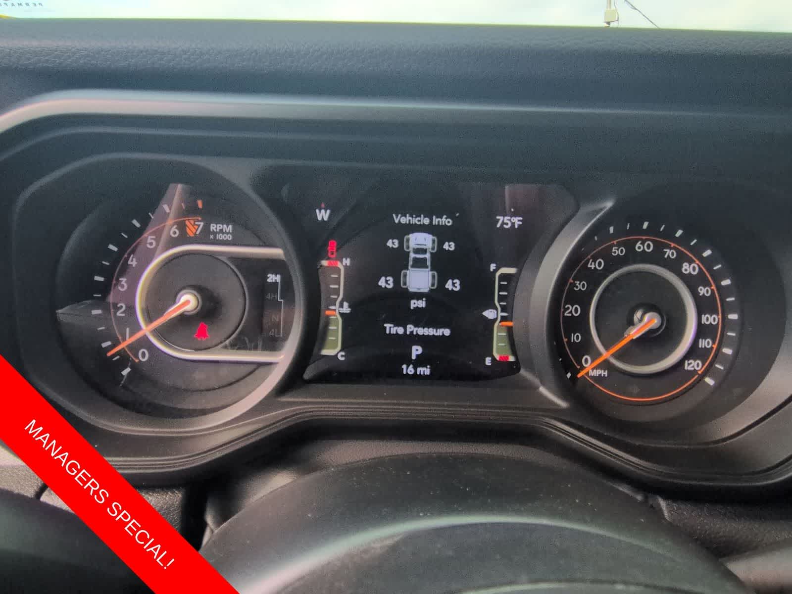 Thumbnail: 2025 Jeep Gladiator - 32