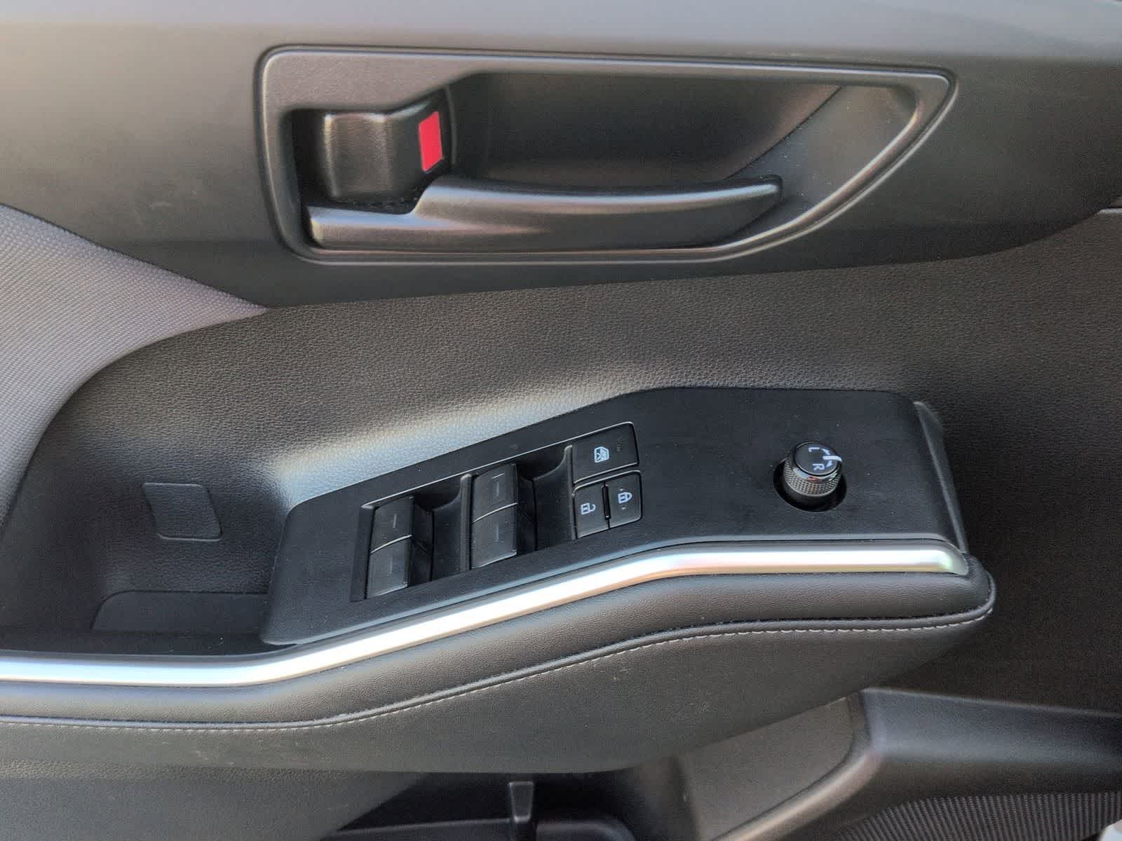 Thumbnail: 2024 Toyota Highlander - 15