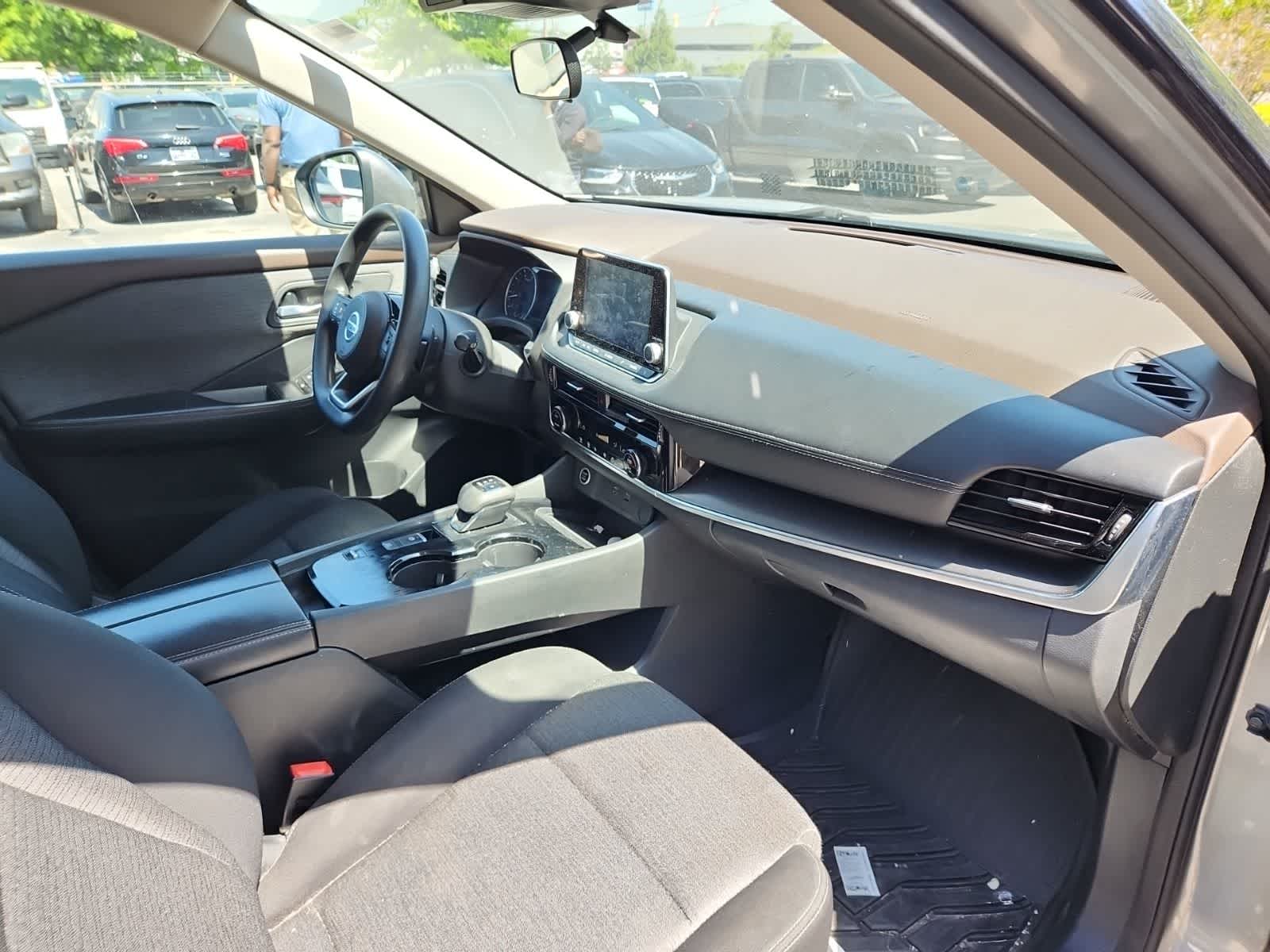 Thumbnail: 2021 Nissan Rogue - 17