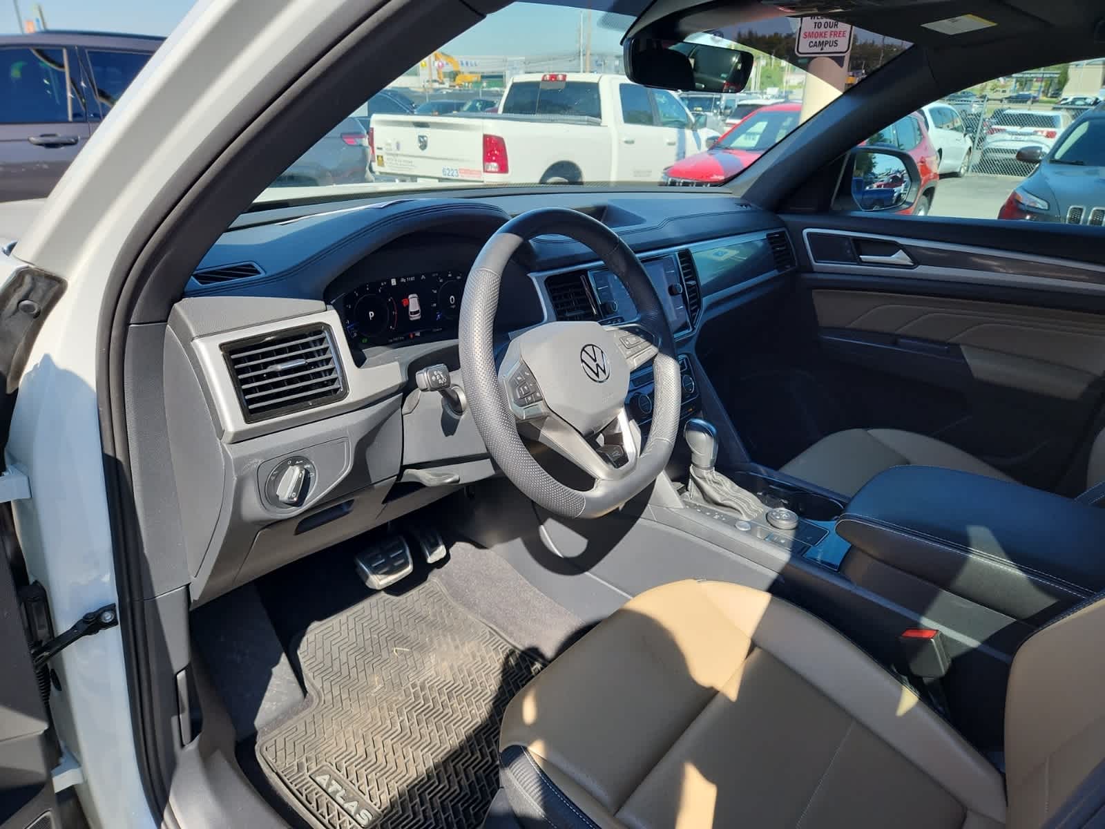 Thumbnail: 2023 Volkswagen Atlas - 13