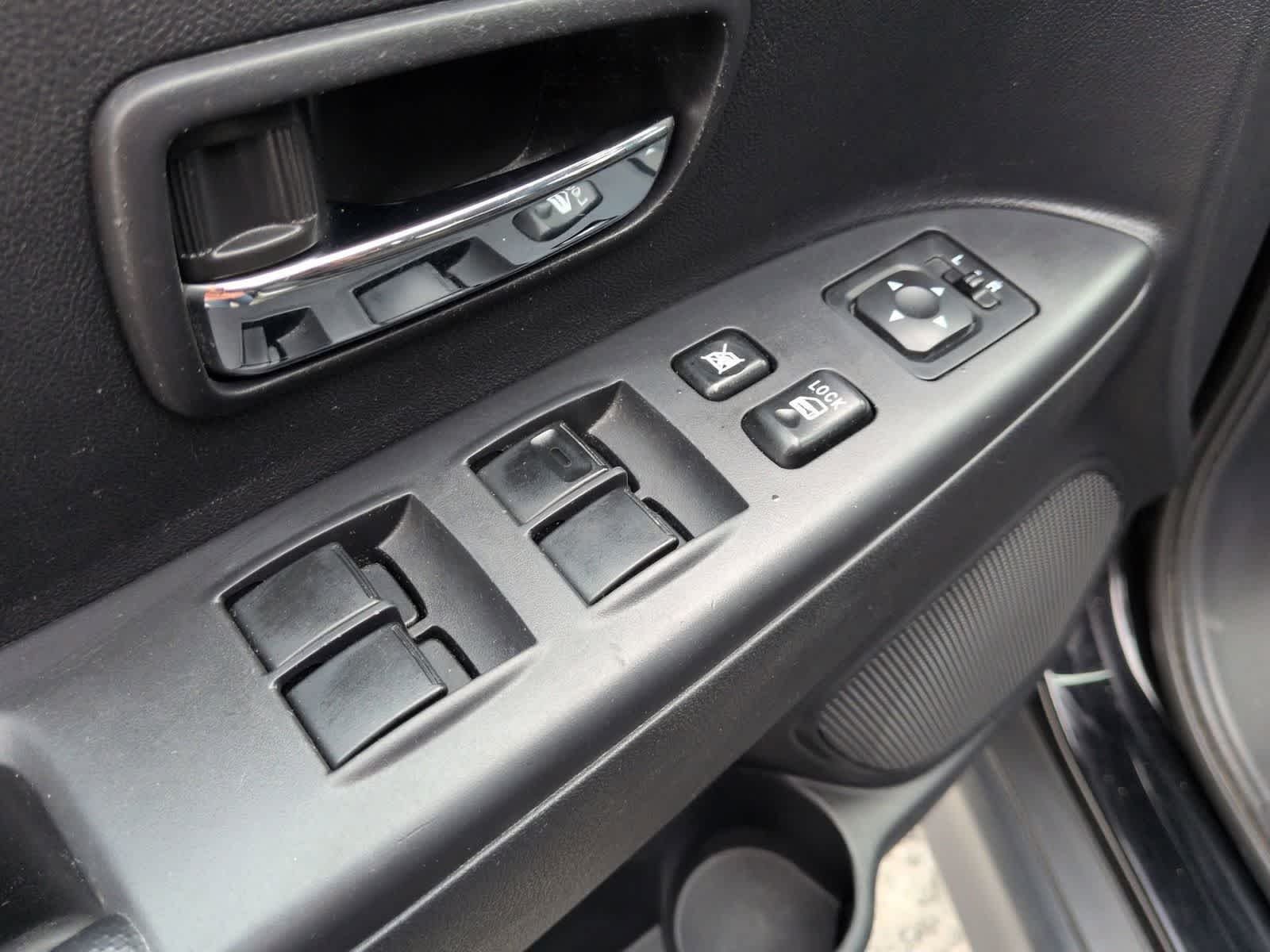 Thumbnail: 2019 Mitsubishi Outlander Sport - 17