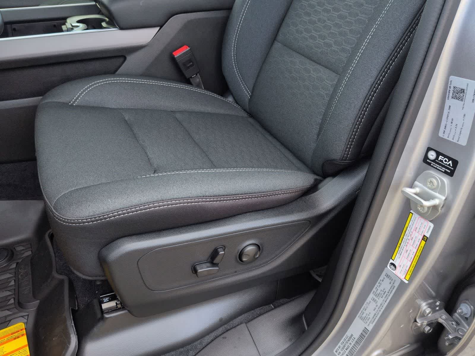 Thumbnail: 2026 RAM 1500 - 16