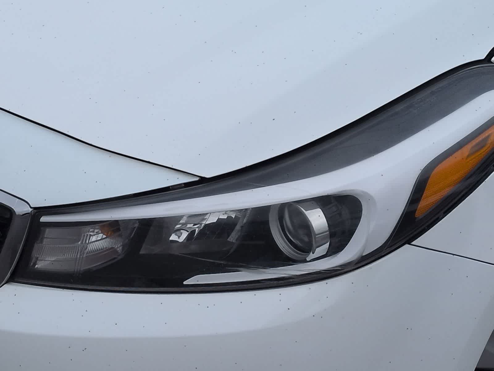 Thumbnail: 2017 Kia Forte - 11