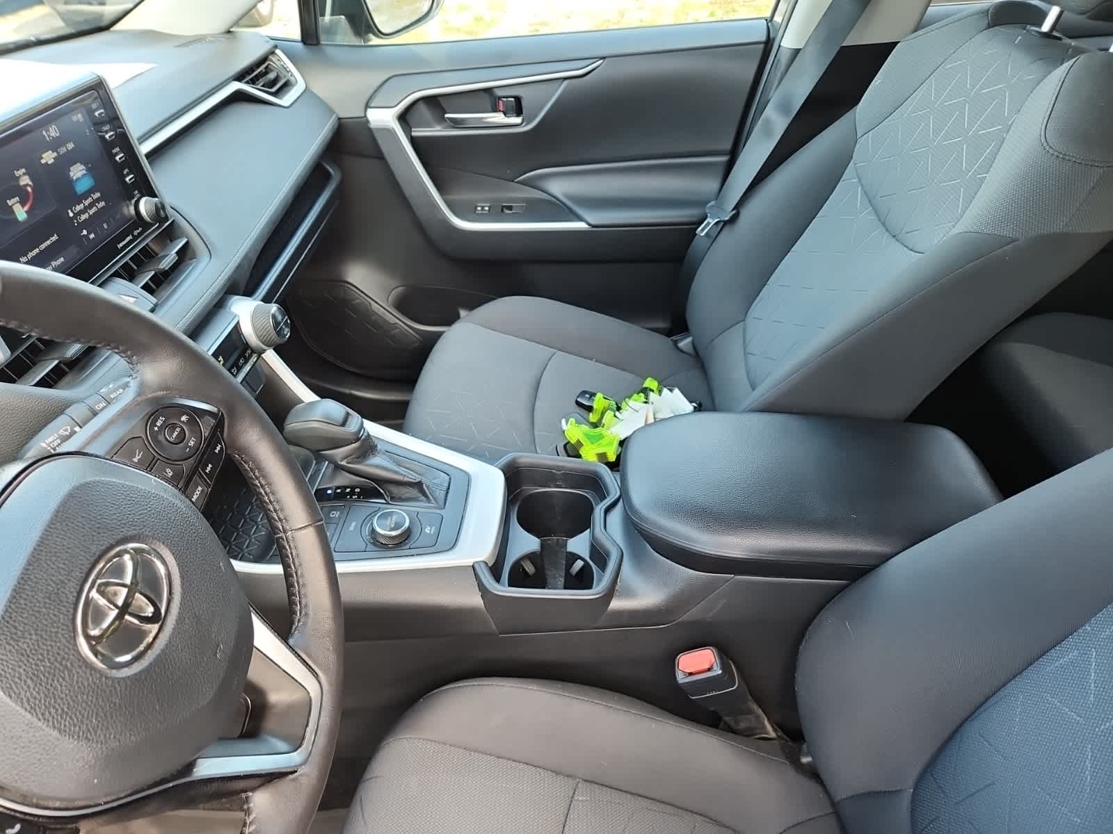 Thumbnail: 2020 Toyota RAV4 - 11