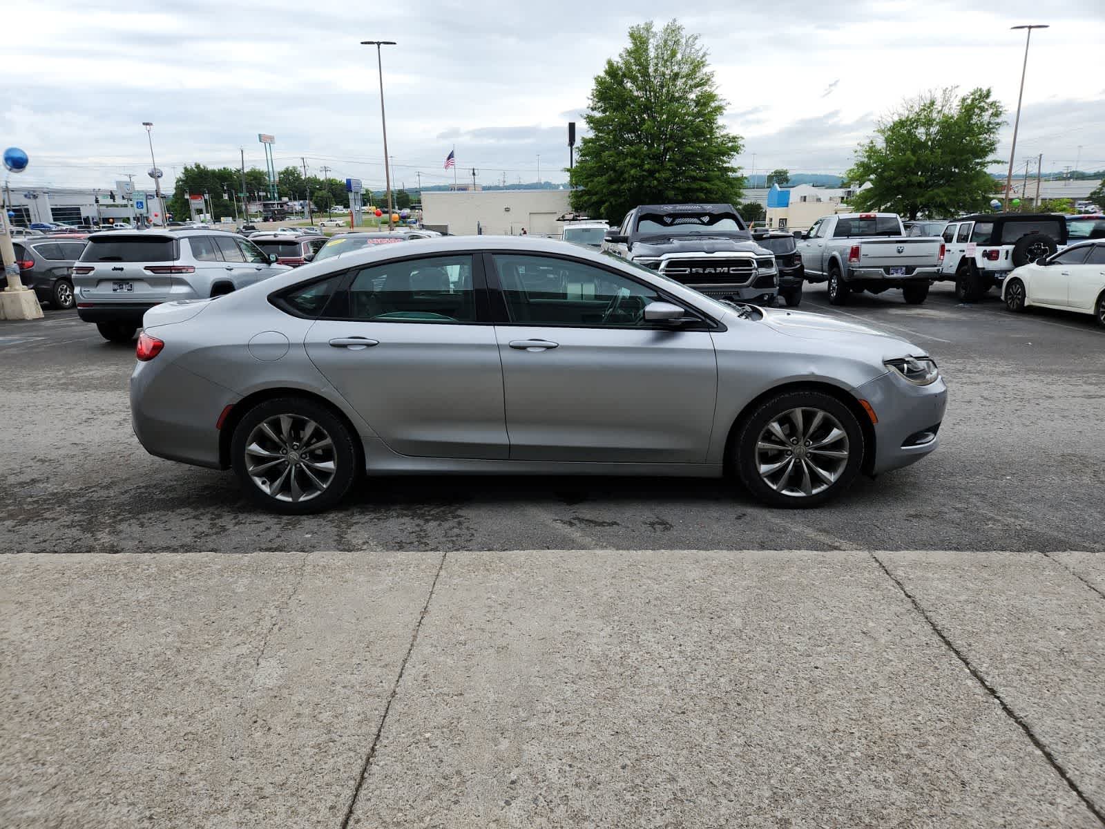 Thumbnail: 2015 Chrysler 200 - 6