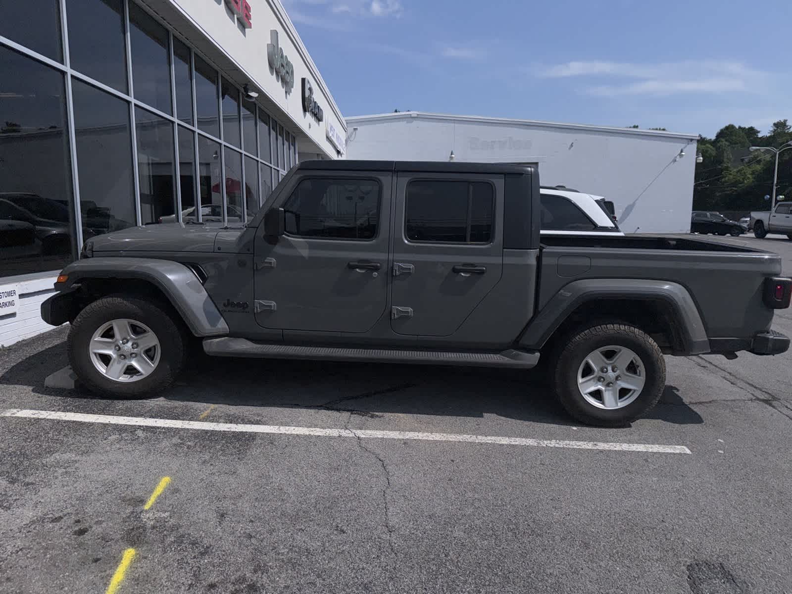 2022 Jeep Gladiator Sport S 2