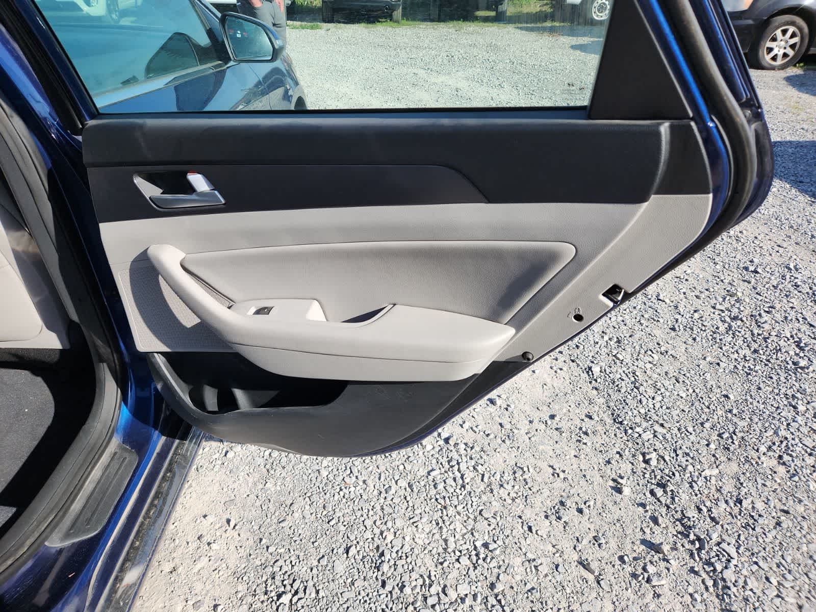 Thumbnail: 2015 Hyundai Sonata - 23