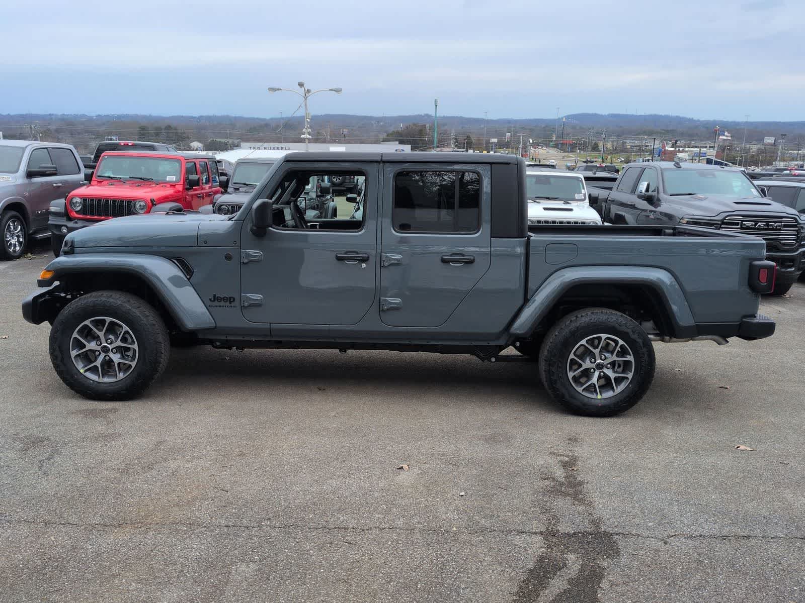 Thumbnail: 2026 Jeep Gladiator - 5