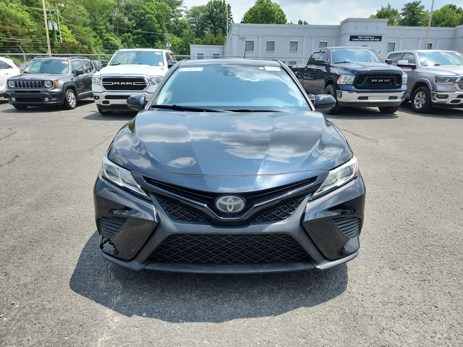 2020 Toyota Camry SE 8