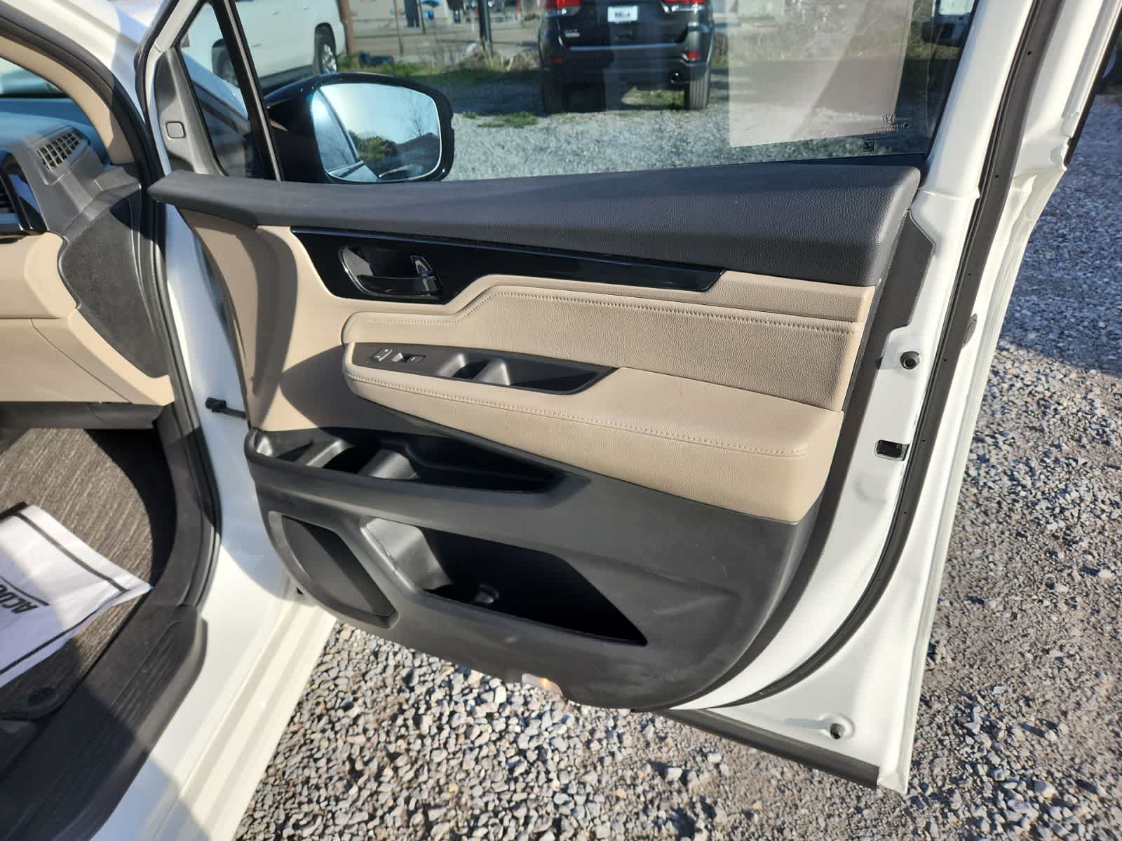 Thumbnail: 2023 Honda Odyssey - 22