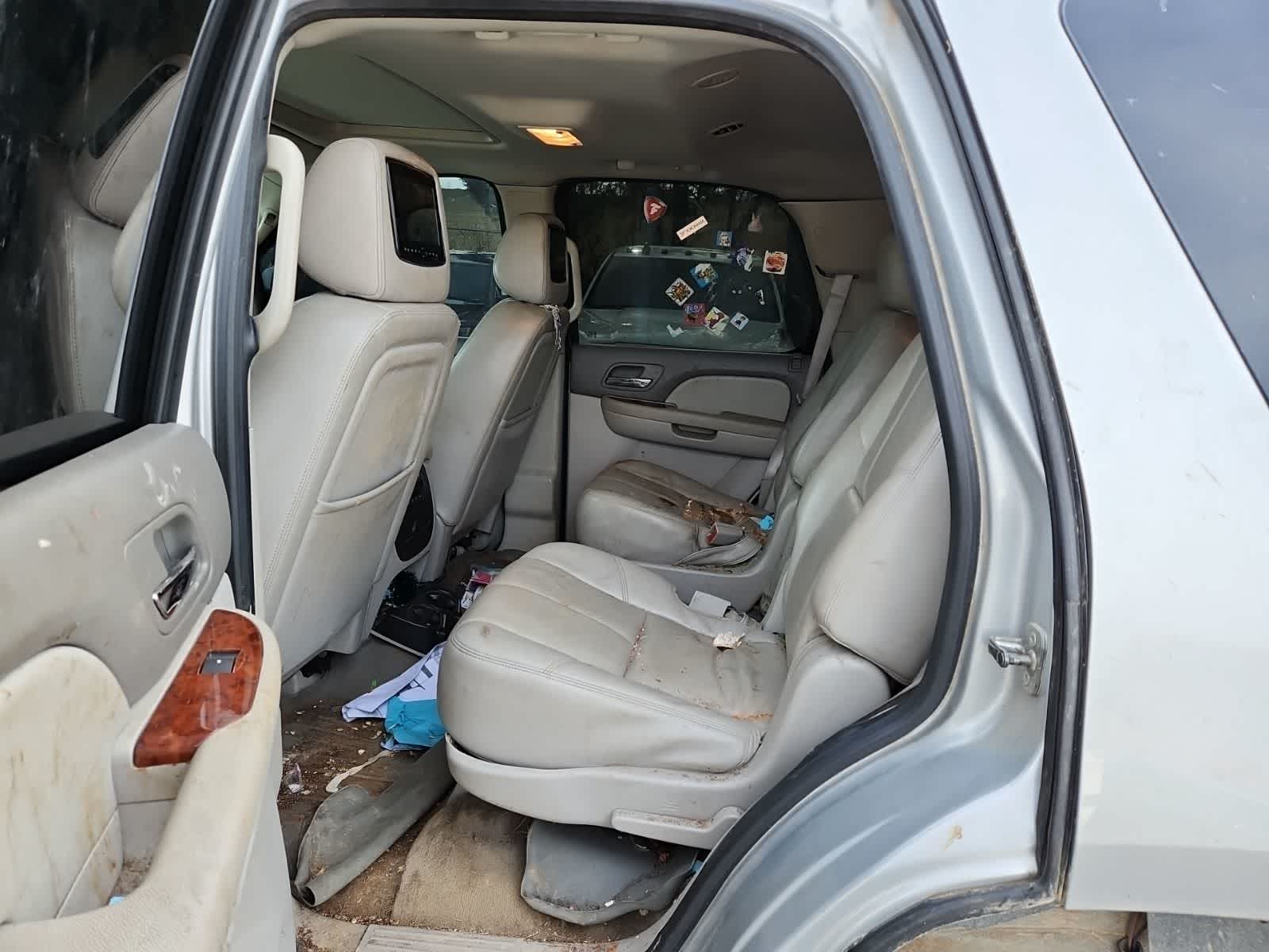 Thumbnail: 2012 Chevrolet Tahoe - 26