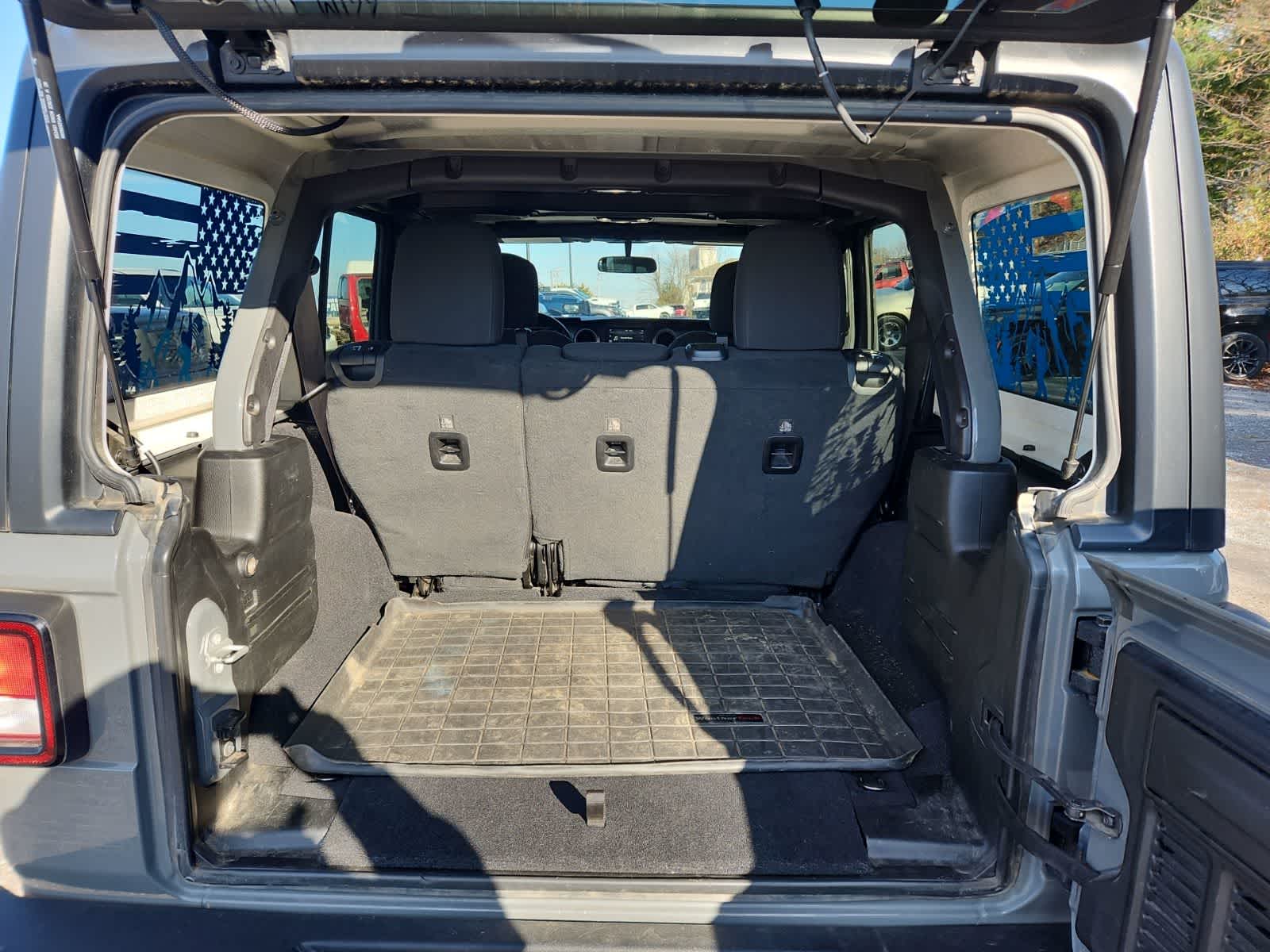 Thumbnail: 2021 Jeep Wrangler - 28