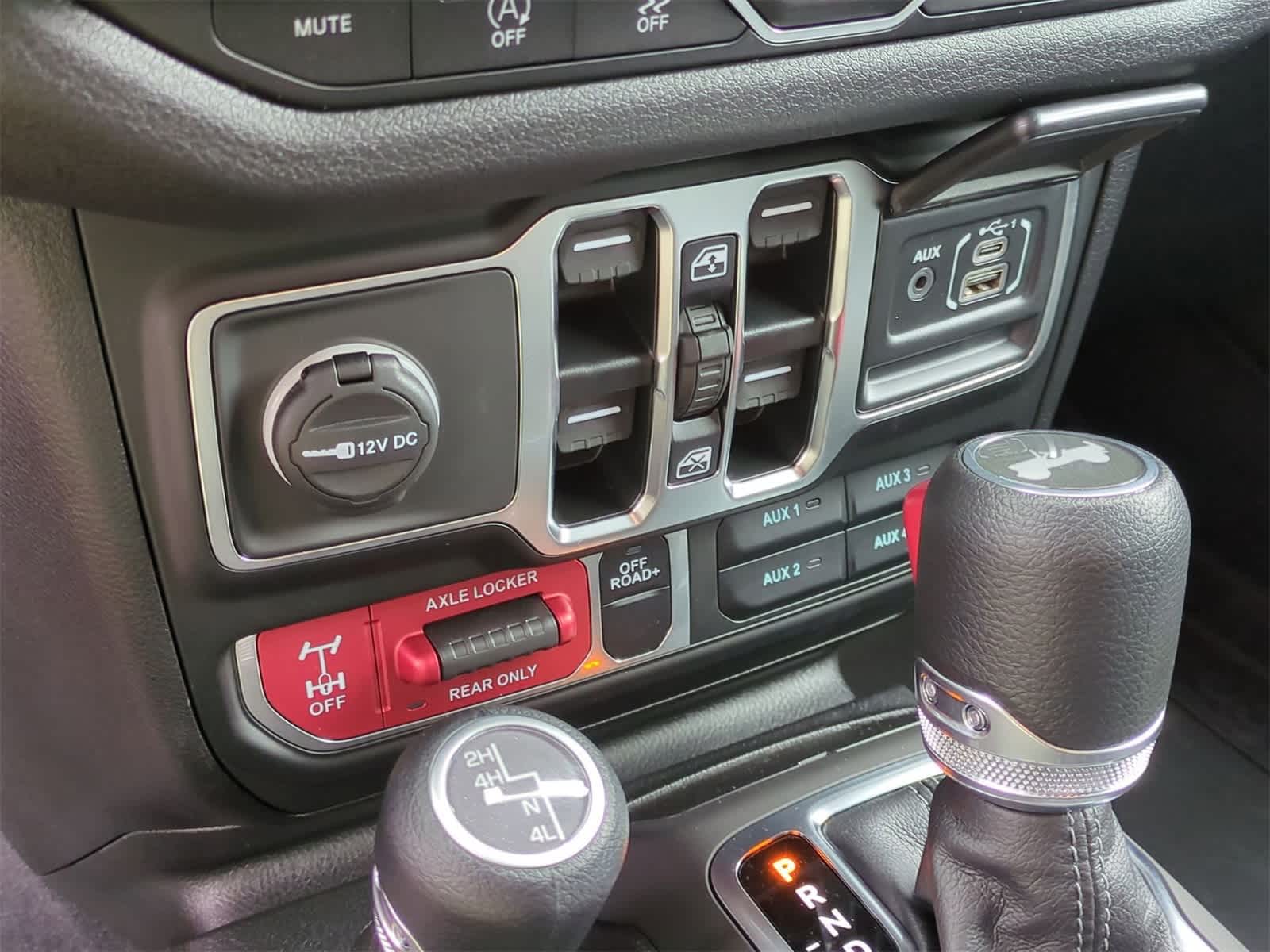 Thumbnail: 2025 Jeep Wrangler - 30