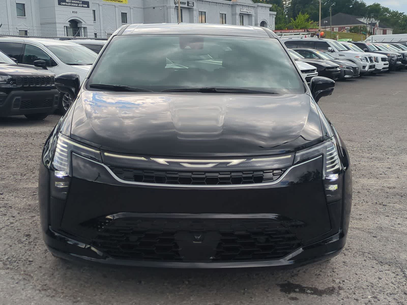 Thumbnail: 2027 Chrysler Pacifica - 3
