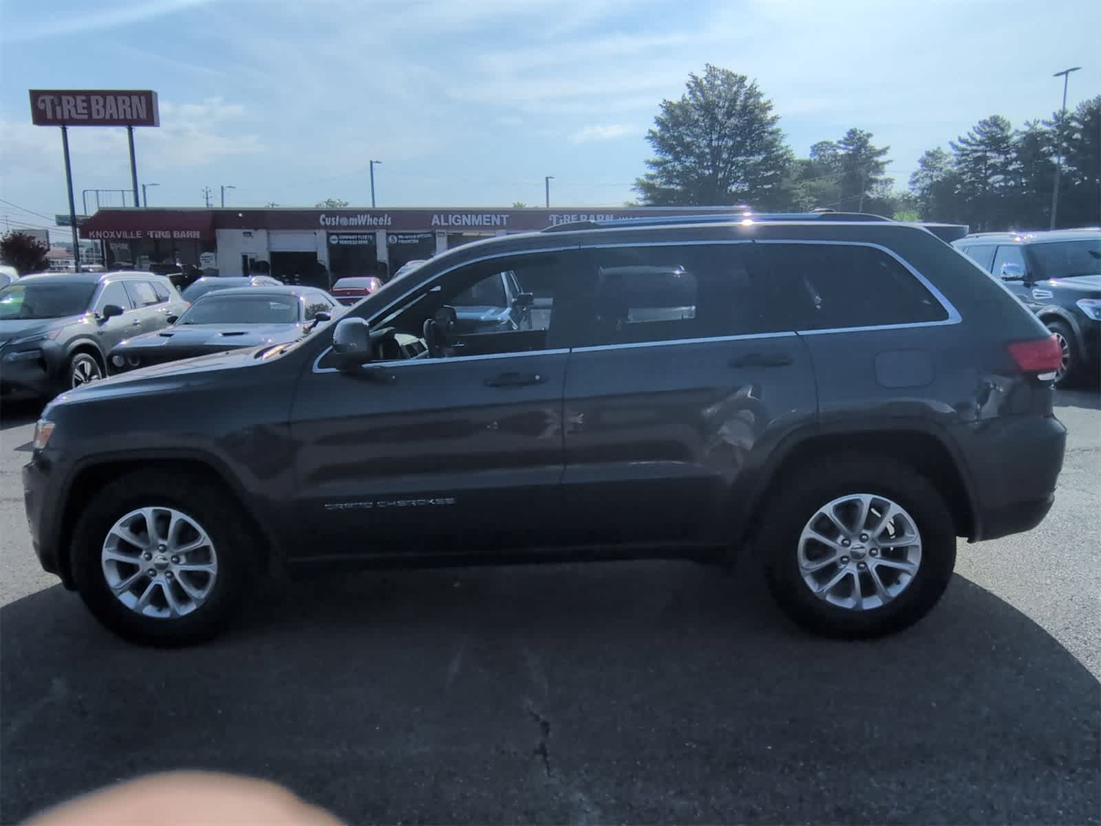 Thumbnail: 2015 Jeep Grand Cherokee - 5