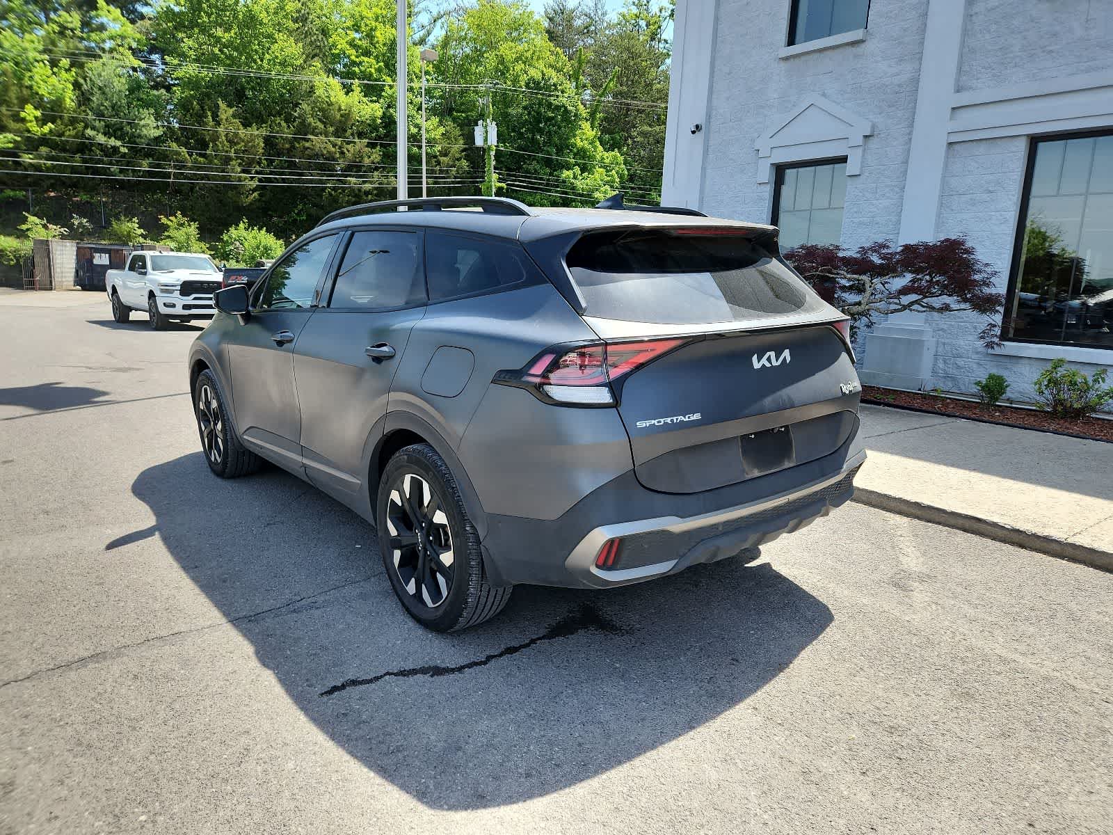 Thumbnail: 2023 Kia Sportage - 3