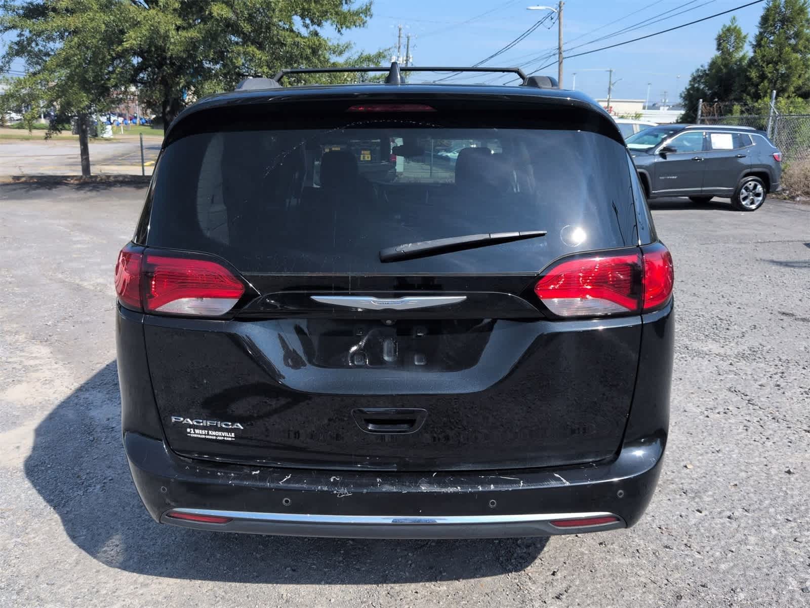 Thumbnail: 2017 Chrysler Pacifica - 7