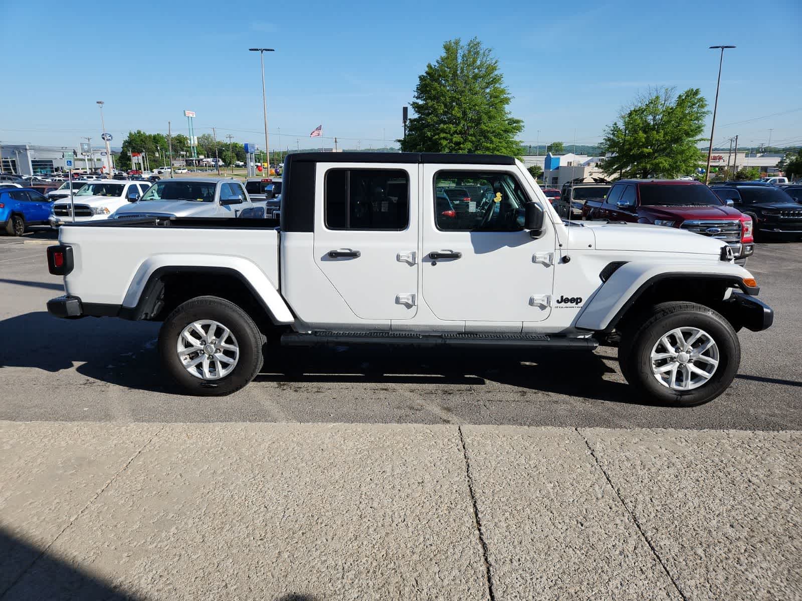 Thumbnail: 2023 Jeep Gladiator - 6