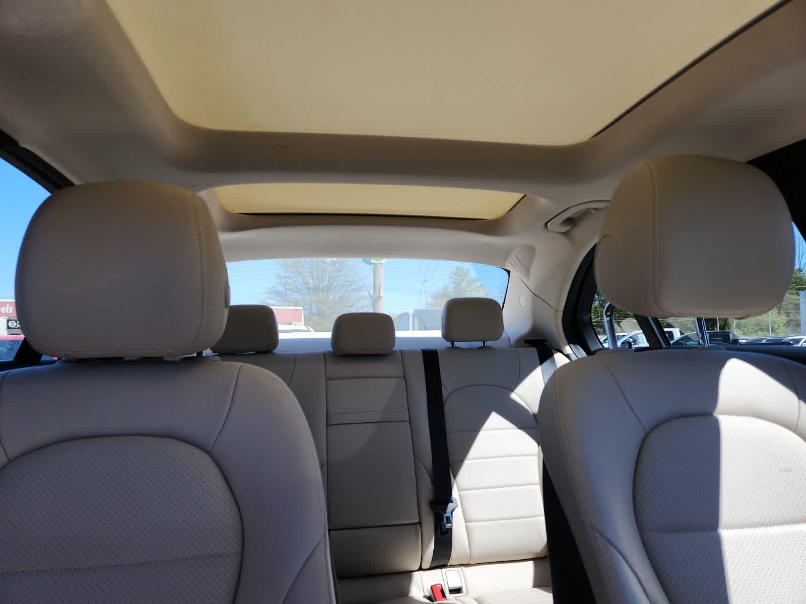 Thumbnail: 2017 Mercedes-Benz C-Class - 19