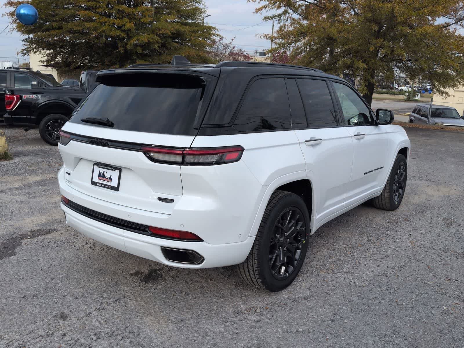 Thumbnail: 2025 Jeep Grand Cherokee - 8