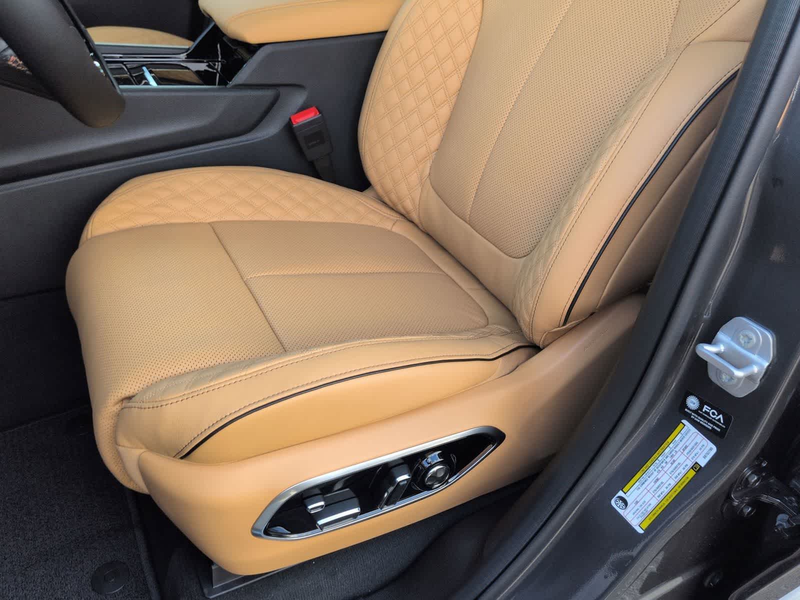 Thumbnail: 2025 Jeep Grand Cherokee - 15