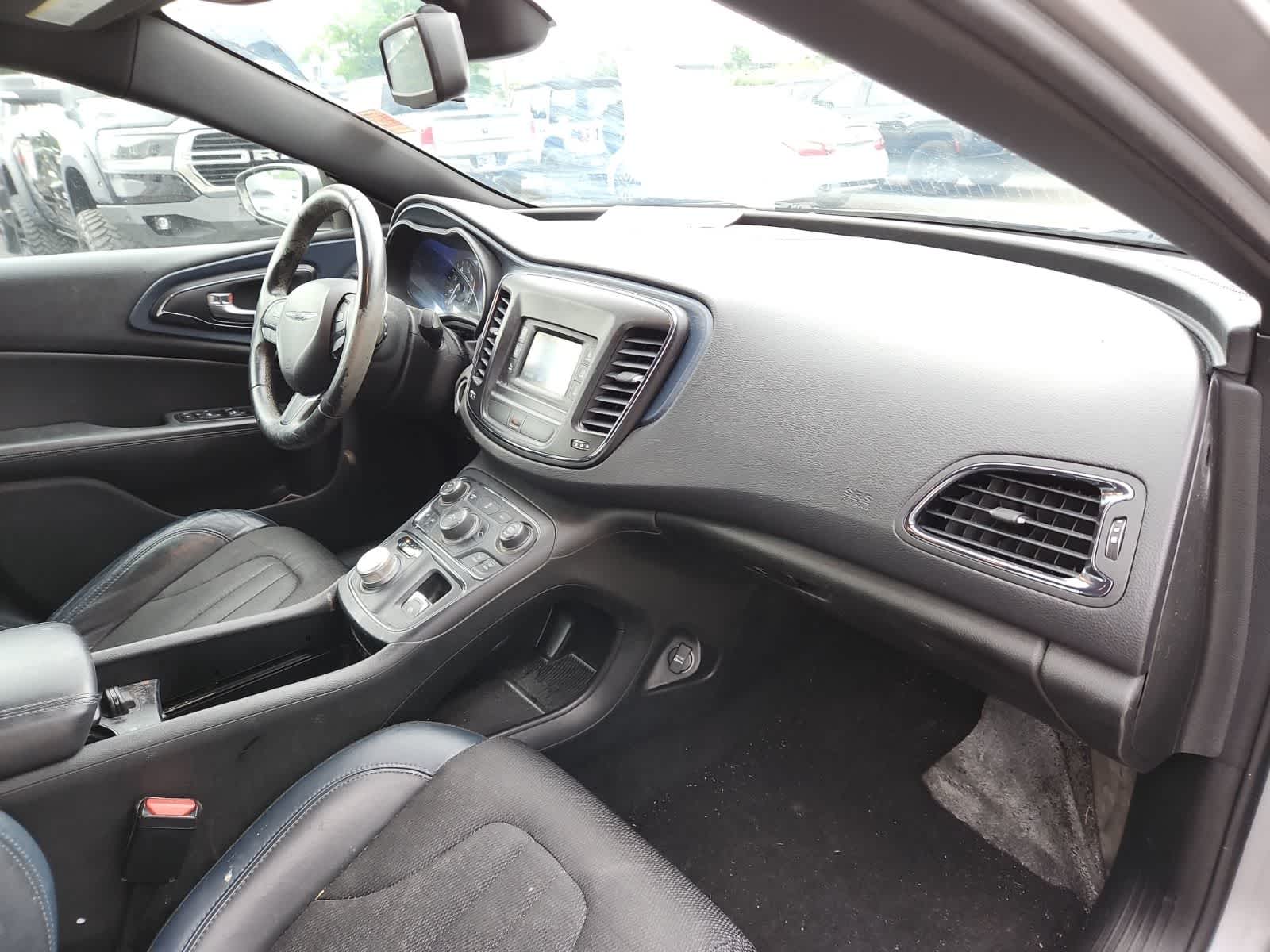 Thumbnail: 2015 Chrysler 200 - 17