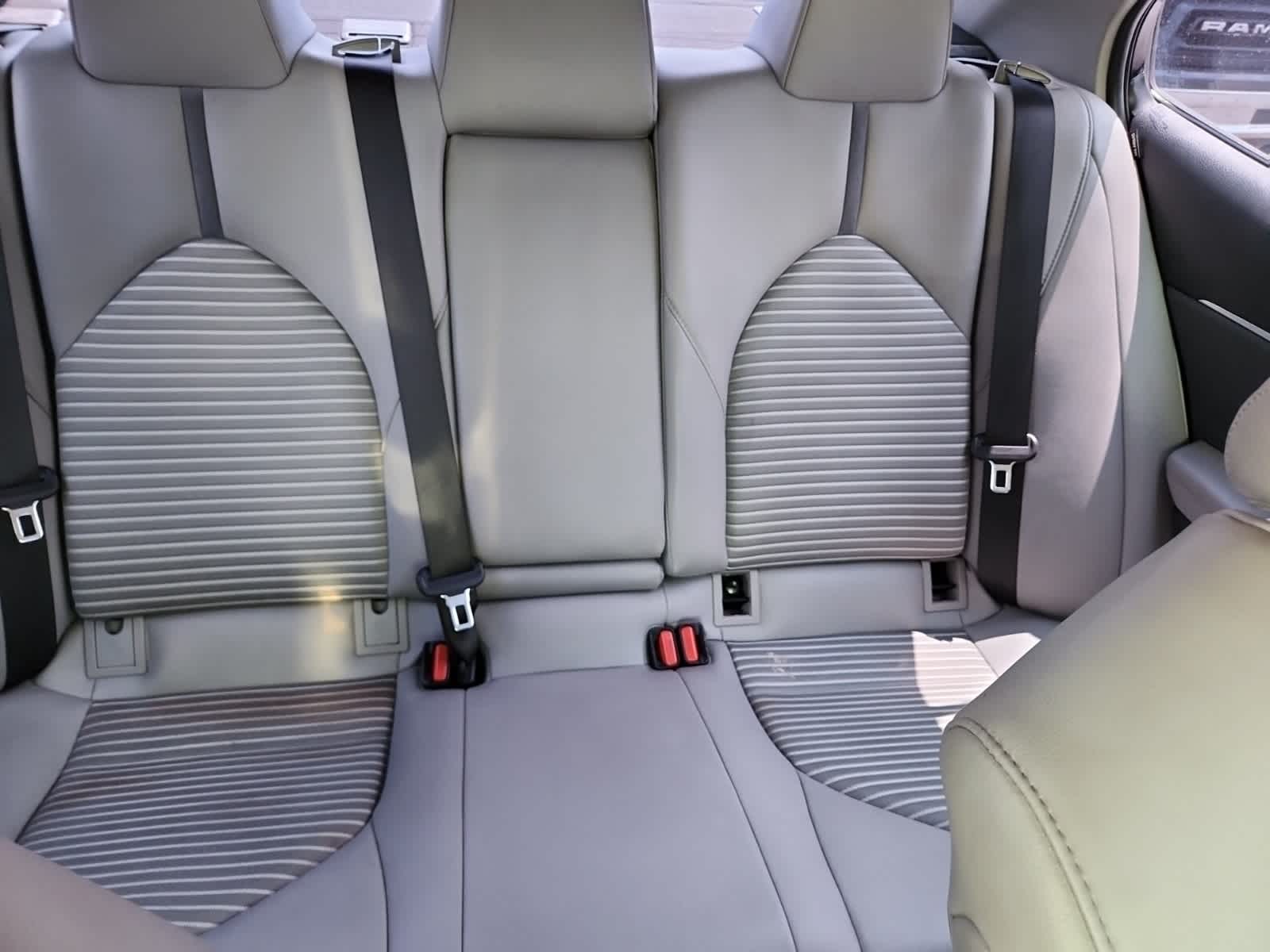 2020 Toyota Camry SE 20
