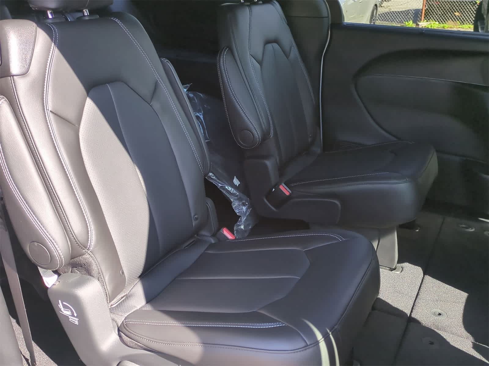 Thumbnail: 2025 Chrysler Pacifica - 20