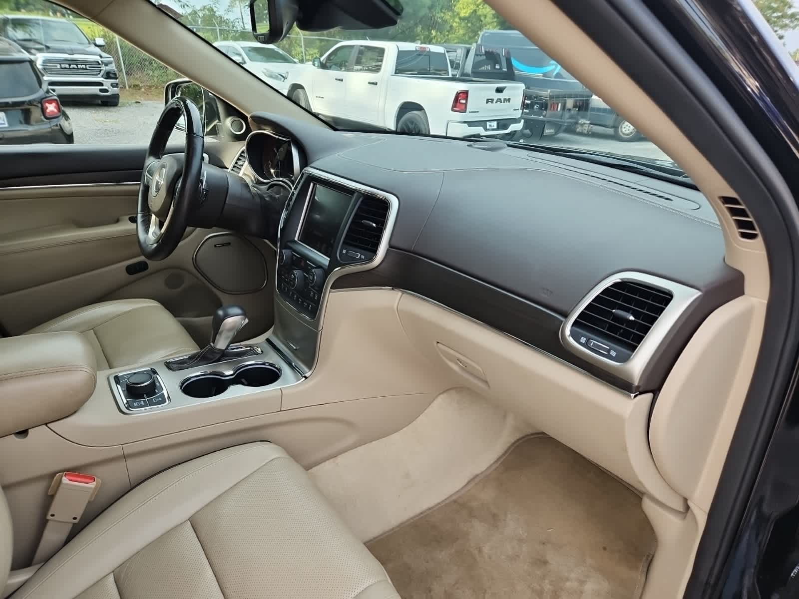 Thumbnail: 2017 Jeep Grand Cherokee - 17