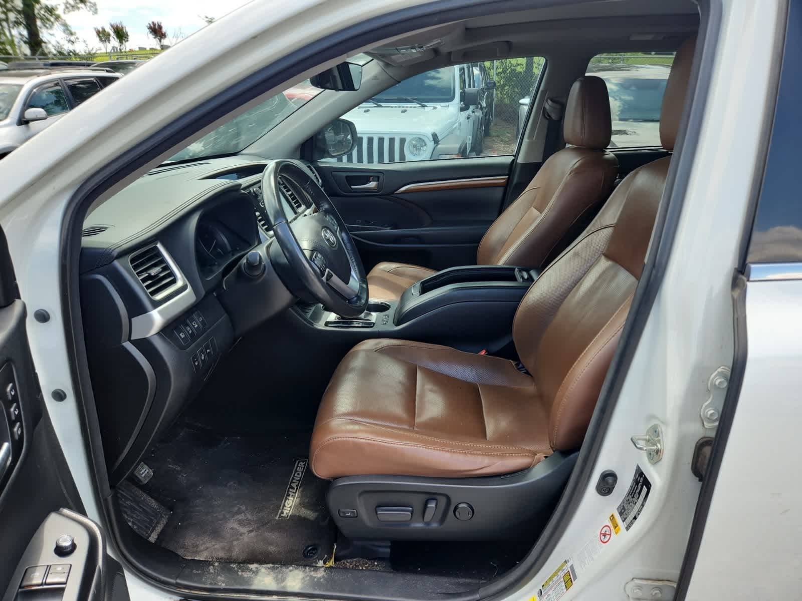Thumbnail: 2017 Toyota Highlander - 15