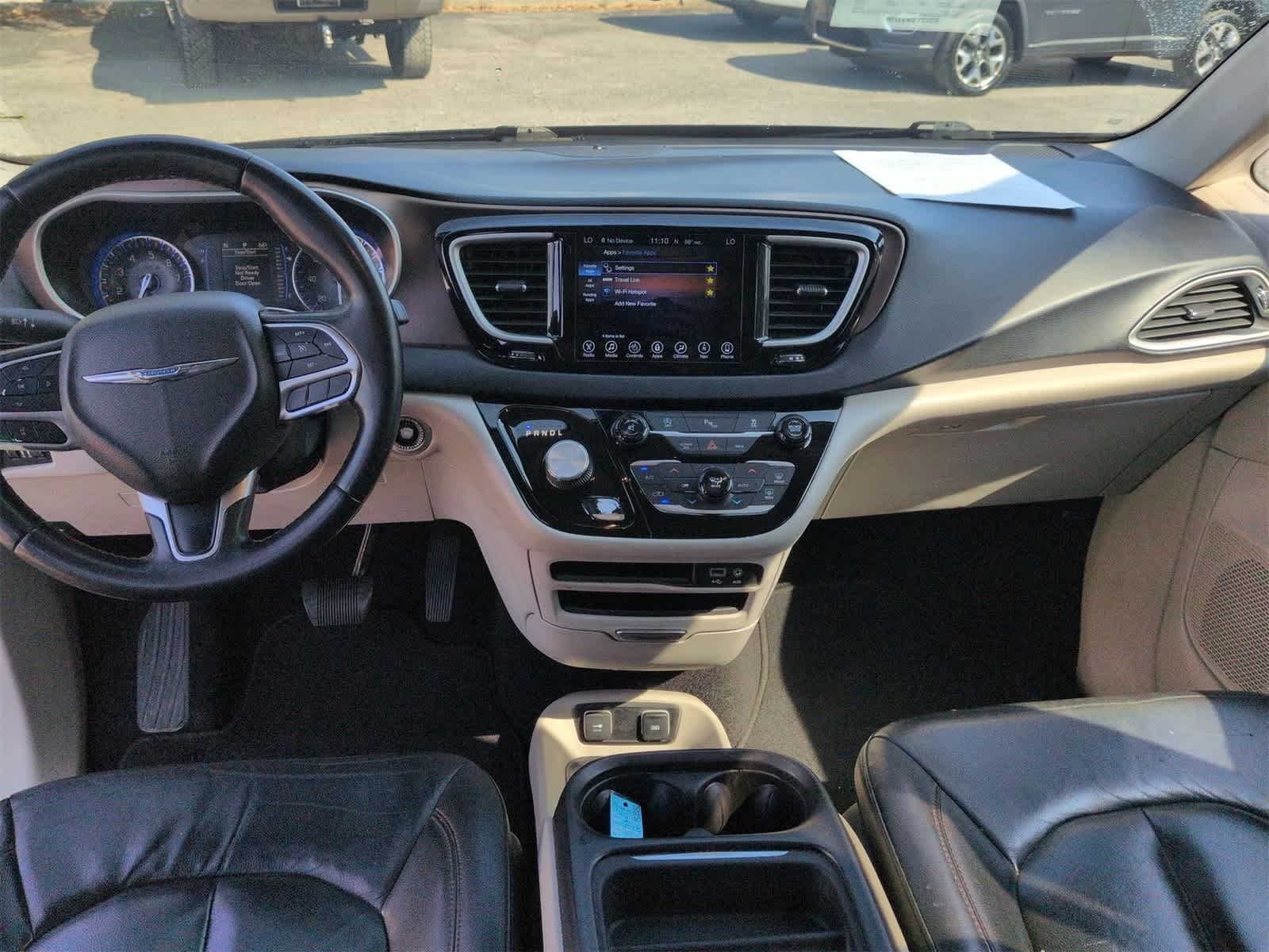 Thumbnail: 2017 Chrysler Pacifica - 15